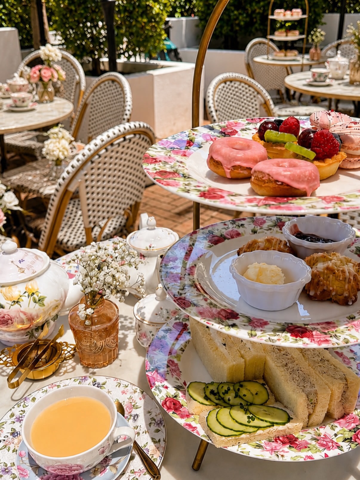 Tea time is the best time ๐ฉท
๐ท by @drpammylee
Make your reservations on our Yelp page ๐ซ
#afternoontea #morninglavender