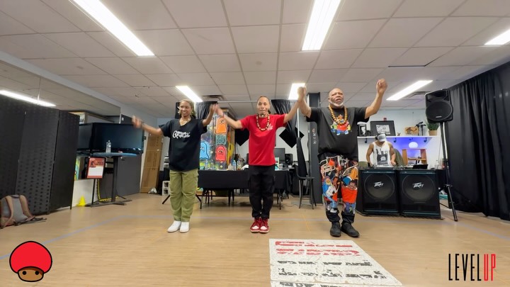 Three judges. Decades of knowledge. One unforgettable showcase.
A huge thank you to ILLana Popz, Chad Shabazz, and OG Megatron for bringing their artistry, experience, and love for the culture to Boogie N the Burgh. Their showcase was a reminder that popping is more than movement; it’s history, expression, and dedication passed from one generation to the next.
We were honored to have these incredible artists share their craft with Pittsburgh. If you missed it, here’s a glimpse of what made the night so special.
Much love to everyone helping grow the culture.
#boogientheburgh #leveluppgh #popping #slaughterhousekingz #pittsburgh