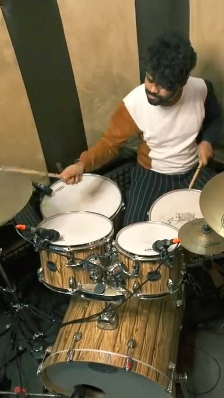 Another Drum cover for my old studio . Nocturne by @tesseractband
#new #musician #drummer #progressive #modernmetal