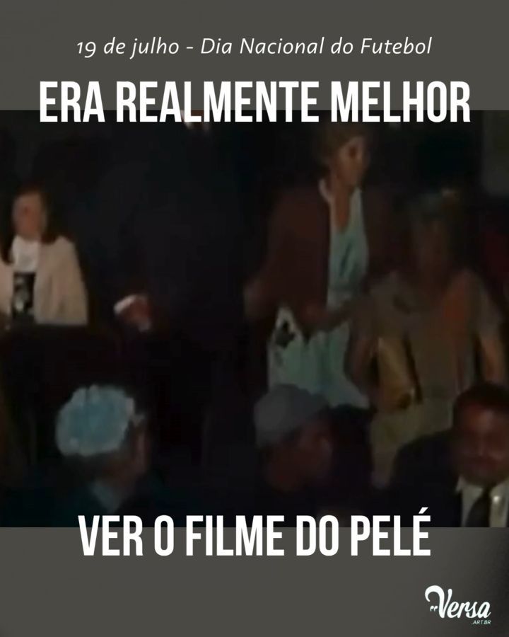 Quem diria que uma adaptação da dublagem brasileira do Chaves faria sentido tantos anos depois...
No episódio original, o Chaves diz: "Mejor hubiéramos ido a ver El Chanfle", uma referência ao filme de comédia sobre futebol escrito e estrelado por Roberto Gómez Bolaños, o intérprete do Chaves. Como o filme nunca foi lançado no Brasil, a piada provavelmente passaria despercebida pelo público brasileiro.
Foi aí que entrou a criatividade dos dubladores: a frase virou "Era melhor ter ido ver o filme do Pelé", uma adaptação que manteve a referência ao futebol e fez muito mais sentido para os brasileiros.
Depois da campanha frustrante da Seleção nesta Copa do Mundo, essa frase acabou ganhando um novo significado.
E há uma coincidência curiosa: 19 de julho, além de ser o dia da final da Copa, também é o Dia Nacional do Futebol. A data foi criada para homenagear o Sport Club Rio Grande, fundado em 19 de julho de 1900, no Rio Grande do Sul, reconhecido como o clube de futebol mais antigo do Brasil em atividade.
Se você também ficou desanimado com o futebol da Seleção, com a Copa e até com as propagandas insistentes de bets, talvez concorde com o Chaves: era melhor ter ido ver um filme do Pelé.
Que nosso maior jogador continue sendo inspiração para todos nós e que a renovação - absolutamente necessária e urgente - da Seleção traga de volta a alegria e a coragem para superarmos este momento de indignação e vergonha!
Arraste para o lado e confira 3 dos muitos filmes com ou sobre o Rei.
#versacultural