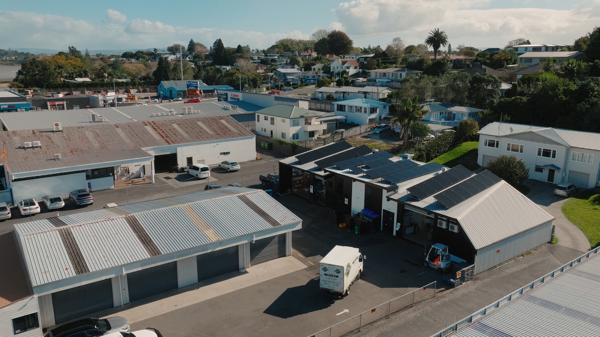 A massive thank you to @meridianenergy for their incredible support in supplying and installing our new solar system at our facility. βοΈπ
This is more than just solar panels on a roof; itβs an investment in our community. By saving around $1,500 every month on power costs, we can redirect those savings into the work that matters most: rescuing more good food, supporting more people, and strengthening our community.
Keeping our fridges and freezers running is a vital part of what we do. This support helps us keep fresh food safe, ready, and available for the people who need it.
Thank you for your generosity!