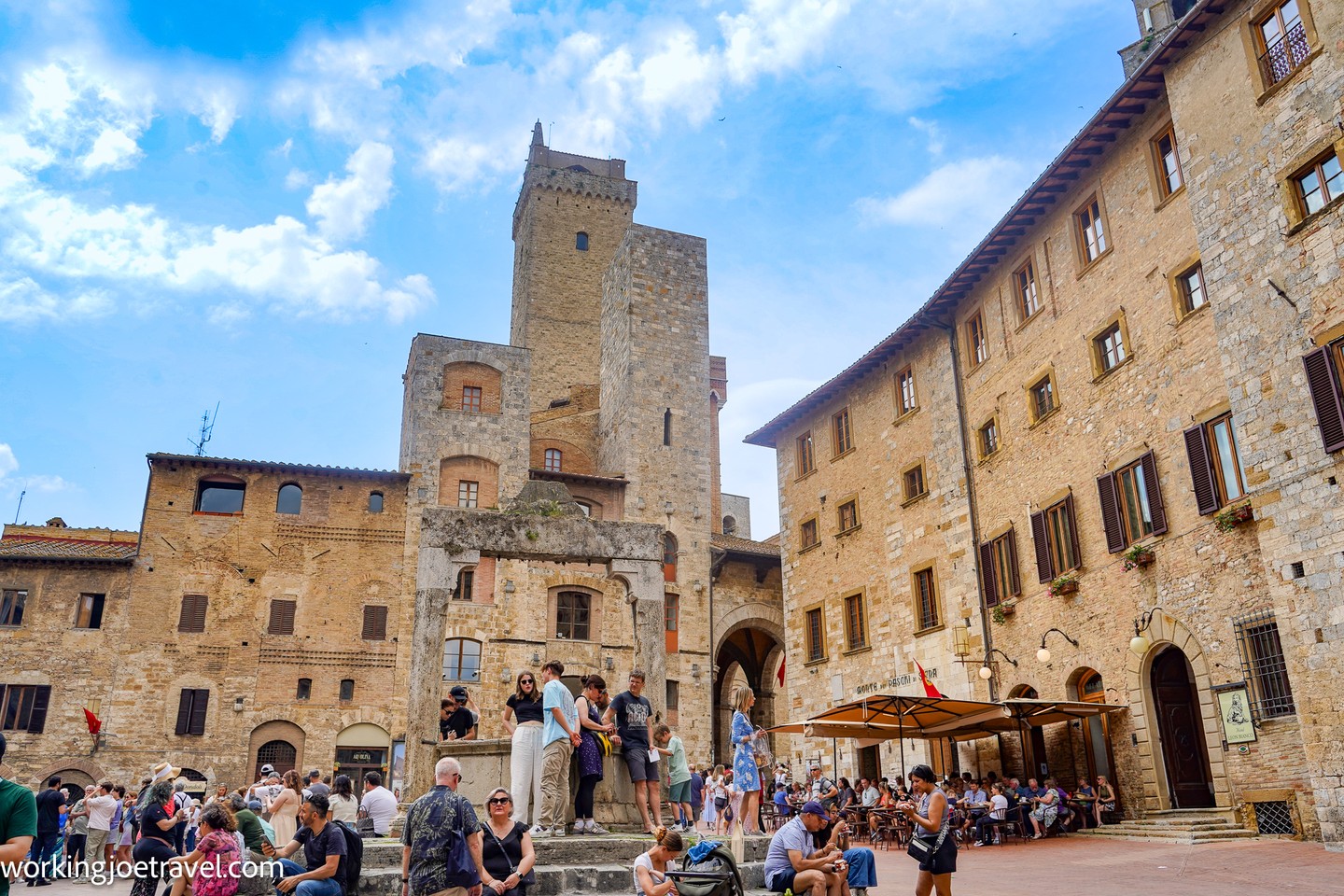 Medieval towers, cobbled piazzas and postcard views — San Gimignano is a Tuscan dream you can reach from Florence in a day. Swipe for highlights and must-see spots. Link in Bio #SanGimignano #Tuscany #Florence #DayTrip #TravelItaly #Wanderlust