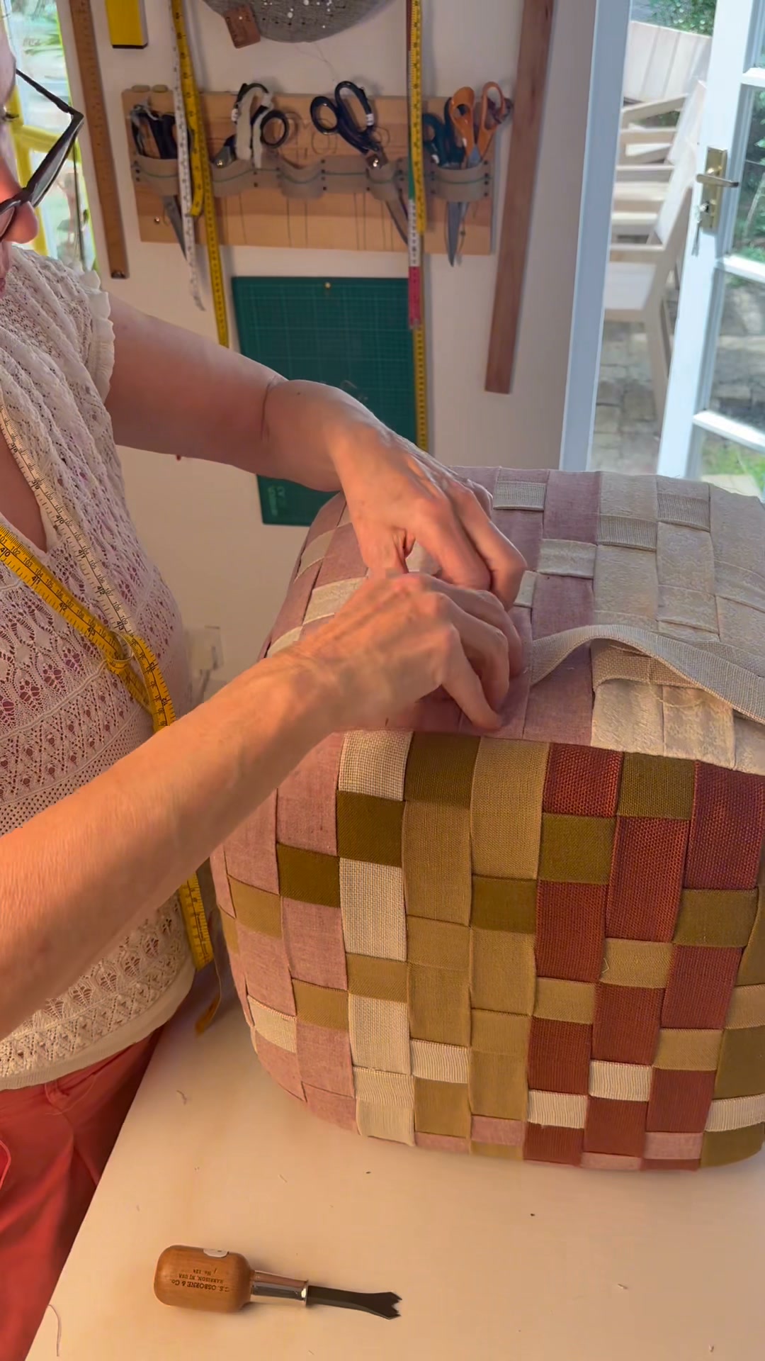 Weave those sides
#footstool #weaving #natural #fibres #upholstery #madefromwaste