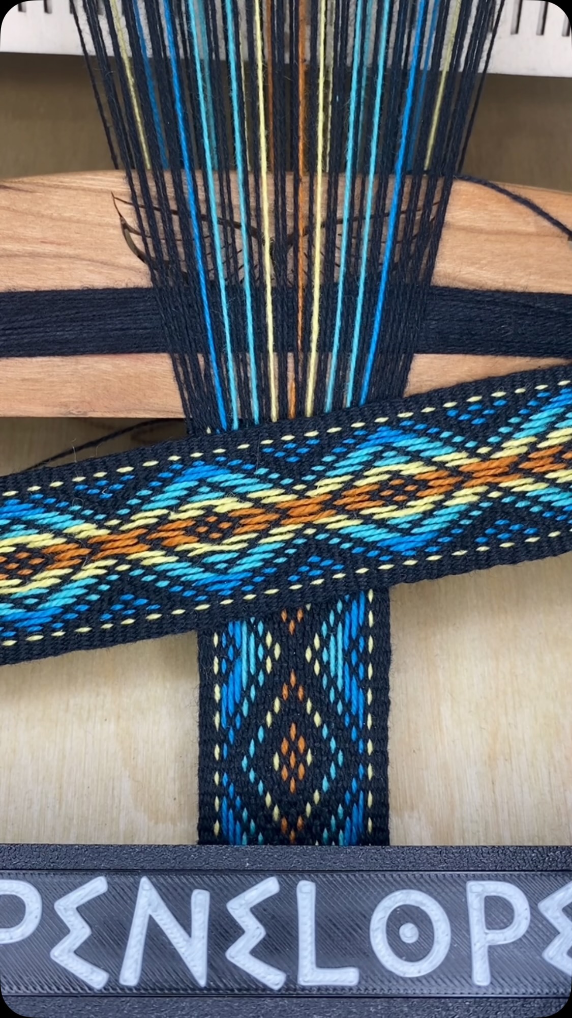 My first Inkle pick up band is almost done! I’ve had so much fun working on this. I love how with each new band I work on my skills grow. There is always so much to learn. This band will become a strap for my @twistedsouthpaw froggie bag. The full warp was about 3 yards, making it more than I need to account for shrinkage of the warp while weaving and a bit extra to play with. The extra I’ll be using to make some bracelets. The hardware for those will arrive later today. I still need to scope out hardware for the bag strap. Anyone have good sources for that?
PS: Pick up is a lot harder to do when you are viewing it through your phone screen while filming. 😂
Warp: a combination of 8/2 Cotton and Cottolin
Weft: 8/2 Cotton
Pattern by @aspinnerweaver
#daedalusspinningwheels #bandweaversofinstagram #inkleweaving #pickupweaving