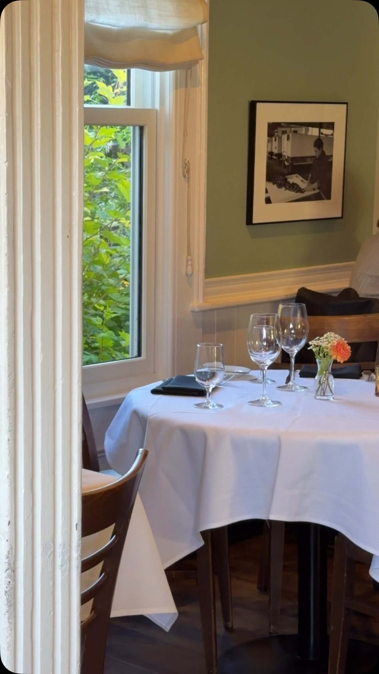 A table set for summer.
From the moment you walk through the door, the evening unfolds with seasonal flavors, refreshing wines and thoughtful apéritifs, and dishes inspired by what’s growing now.
Our salmon special won’t be around much longer. Join us while it’s still on the menu, alongside the Little Gem Lettuce and Summer Gnocchi.
#FineDining #SeasonalFood #FarmToTable #CaliforniaCuisine #Mendocino