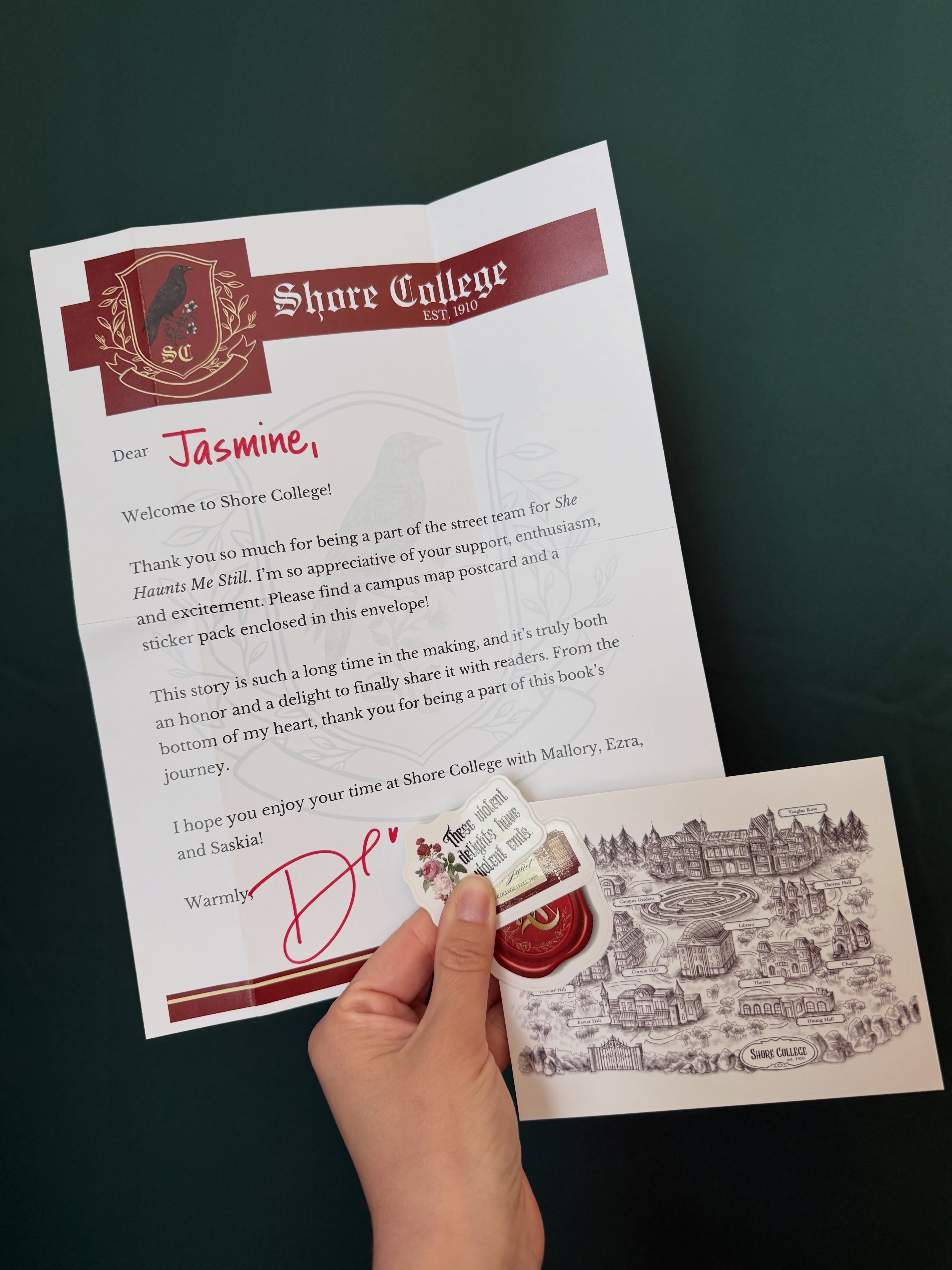 I’ve been so lucky to be a part of the street team for SHE HAUNTS ME STILL by De Elizabeth. 🥀 By far, this has been one of my favorite books this year! De was so sweet to send us Shore College swag, including stickers that I absolutely will be sticking on my emotional support water bottle. I loved this book so much, legends say I’m still gnawing on the iron gates of the university to this day.
Be sure to pre-0rder if you haven’t already! You’re going to want this one on-hand once spooky season rolls around!
—
Perfect for readers who love:
🥀dark academia theatre
🕯️star-crossed love triangle and a tragic curse
🥀New England vampire panic lore
🕯️sapphic yearning in a dusty library
🥀bi main character
🕯️lovers-to-enemies tension
🥀”burn the world” mmc who wears rings
🕯️and a doomed performance of Romeo + Juliet
She Haunts Me Still publishes in the U.S. on August 11 from @duttonbooks and 27 August in the UK from @bedfordsq.publishers.