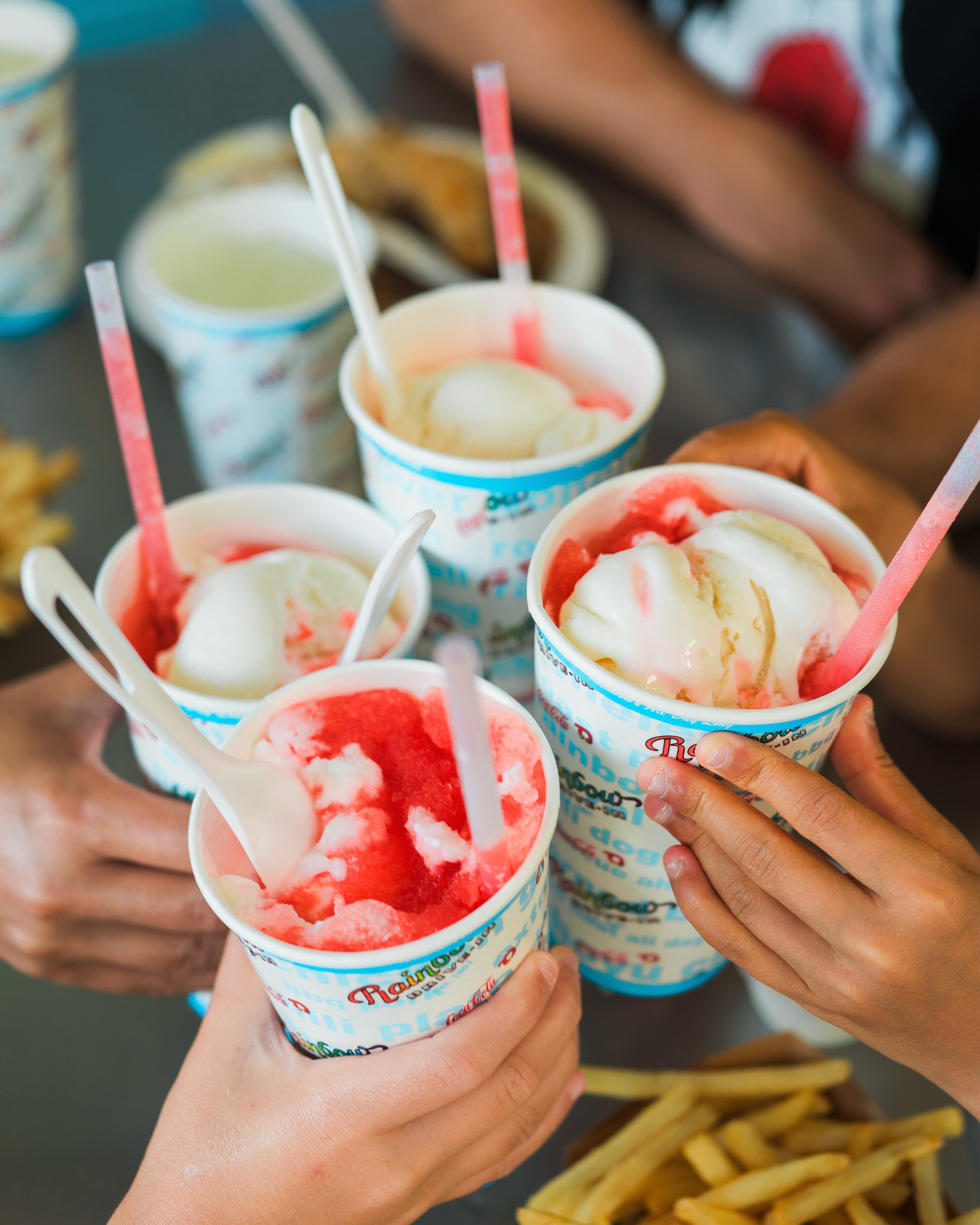 There’s still time to supports our Summer of Miracles in support of @kapiolanimedicalcenter 💛
There are three easy ways to help. Purchase a Slush Float with a portion of every purchase supporting Kapiʻolani Children’s Miracle Network, round up your order at Rainbow Drive-In Kapahulu, or donate your spare change at Rainbow Drive-In Pearlridge.
100% of donations stay right here in Hawaiʻi, helping local children and families like @seeley_borges ☺️
Join Rainbow Drive-In’s Summer of Miracles and help make a difference for Hawaiʻi’s keiki!
#rainbowdrivein #childrensmiraclenetwork #summerofmiracles