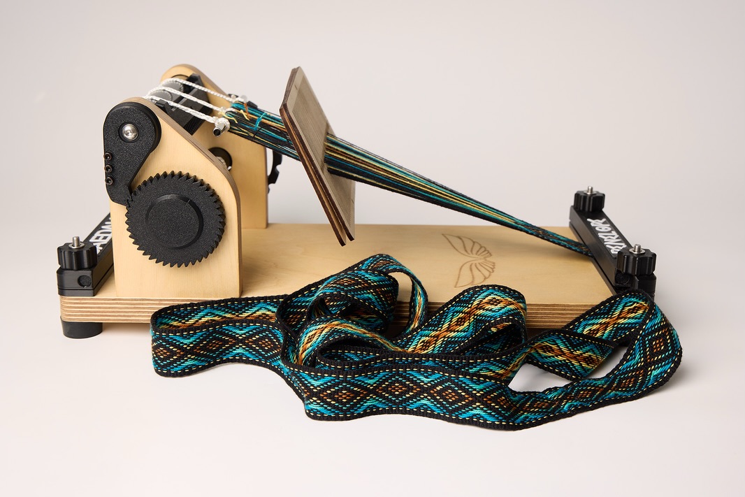 Finished my first Inkle pick-up band! I’m so pleased with how this turned out. I’ve learned a lot through the weaving of this band and know I still have lots of growing to do. The majority of this band will be made into a strap for this spindle bag by @twistedsouthpaw, and the rest I’m planning on turning into bracelets.
I’ve made 3 bracelets so far. I’m still perfecting how to attach the ribbon crimps. The first one was a wee bit crooked. One thing I’ve found that helps is to close the ribbon crimps a bit ahead of time and then slide it on from the side. With it more closed from the get-go, it makes it a bit more stable to work with the finish the job.
Warp: a combination of 8/2 Cotton and Cottolin
Weft: 8/2 Cotton
Pattern by Annie MacHale @aspinnerweaver
3 yard warp resulting in 87 inches of woven material.
#bandweaversofinstagram #inkleweaversofinstagram #inkleweaving #pickupweaving