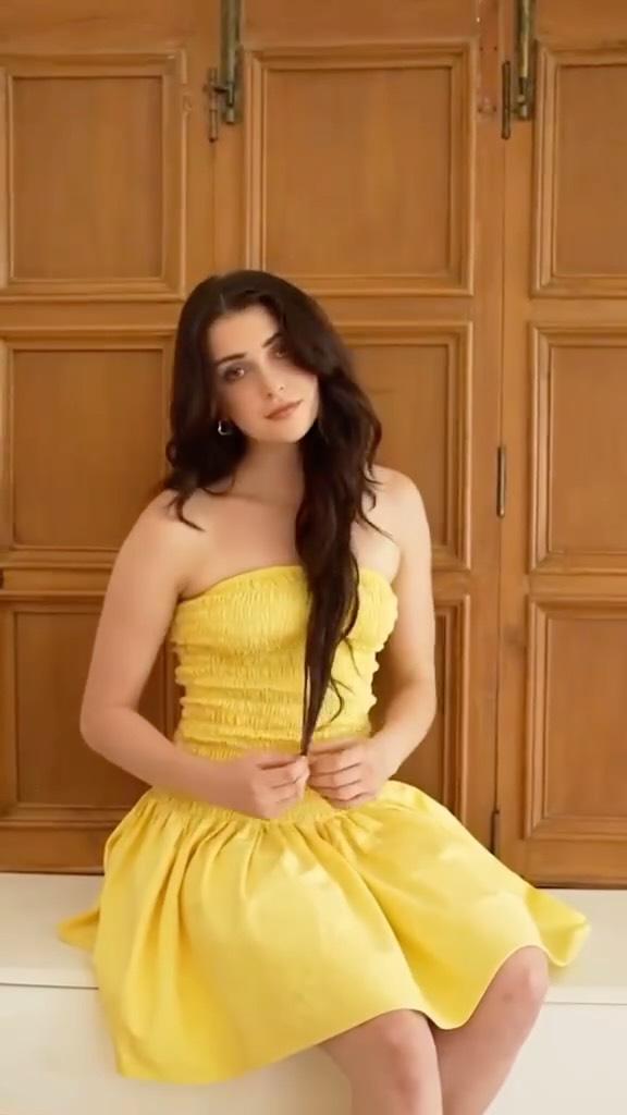 💛 For days that deserve something beautiful 💛
Meet the dress that makes every outing feel a little more special
.
.
.
.
#qesh #newcollection #cafewear #brunchstyle