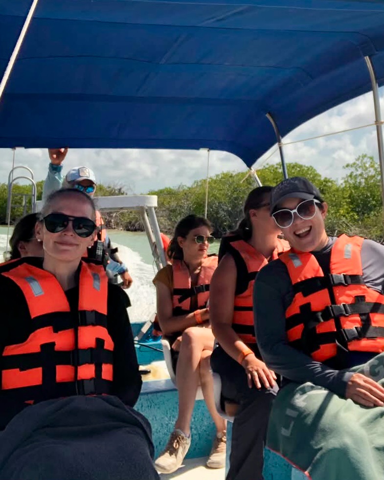 One adventure. So many unforgettable moments. 💙🌿
🐬 Looking for dolphins in the wild
🐢 Spotting sea turtles in crystal-clear waters
🦩 Watching incredible birdlife along the mangroves
🤿 Snorkeling on the Mesoamerican Reef (weather permitting)
🌊 Cruising through one of Mexico’s most untouched natural treasures
🍽️ Ending the day with fresh local food in Punta Allen
Sian Ka’an isn’t just a tour… it’s the kind of day you’ll be talking about long after your trip ends. ✨: