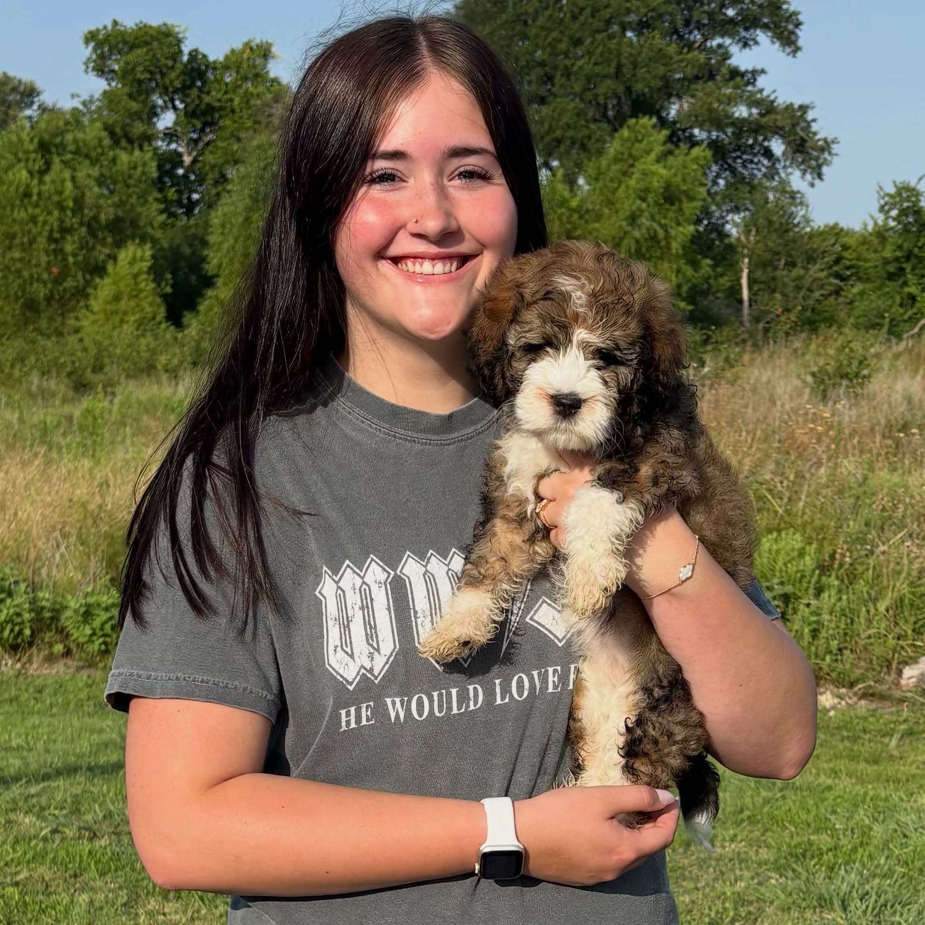 Molly (Dior/Pink) joined her forever mama today! Mama Kynslee has been on our waiting list for months āanxiously anticipating this day and for a good reason! She has worked so hard to save her money in order to adopt a Glory Doodles puppy! We are so excited for her to be starting this new chapter of her life! Welcome home, Molly šš¾š¶