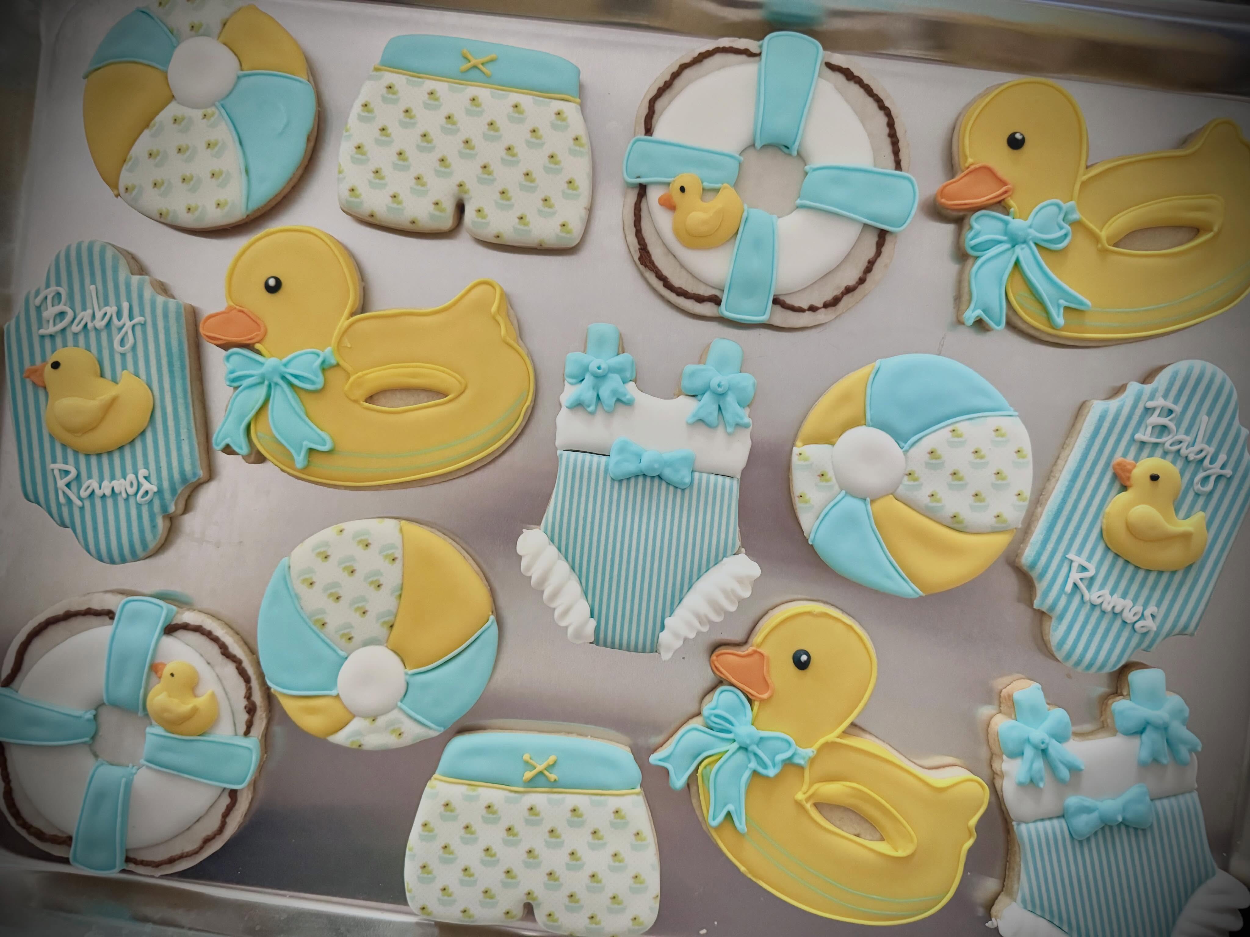 “Splish Splash Baby Bash”
#babyshowercookies #rubberduckiecookies #poolpartycookies #dfwcookies #friscocookies