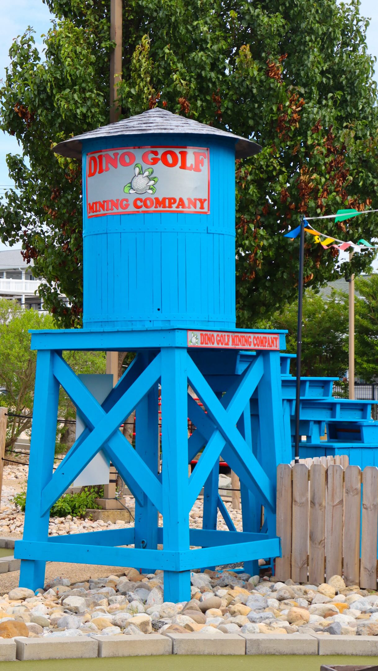 Did you know our 125th Street Dino Golf location is home to the Dino Golf Mining Company? 💎⛏️
Pan for gems, rubies, fossils, and other hidden treasures before or after your round of mini golf. It’s the perfect way to add even more adventure to your visit! 🦖