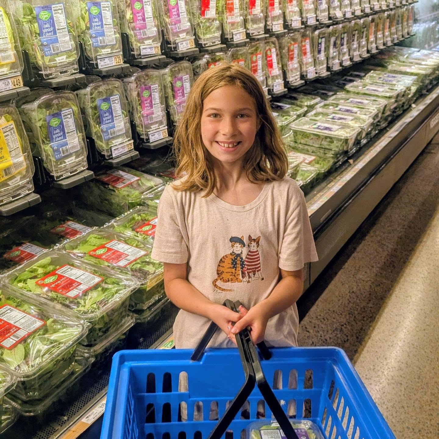 Healthy habits are some of the most powerful medicine there is. 🌈💪
Today at Mini Med School, our future doctors learned all about preventative medicine through exercise and healthy eating. We explored how "eating the rainbow" gives our bodies different superpowers—orange foods like carrots help support healthy eyesight, blue and purple foods like blueberries are packed with disease-fighting antioxidants, leafy greens help build strong bones, and so much more.
Then we put our knowledge to the test with a grocery store adventure, hunting for colorful, healthy foods before celebrating with our very own rainbow feast. 🌈✨
Superpowers are still loading... but we're pretty sure this crew is well on their way. 😉
#LearningAdventureBus #MiniMedSchool #PreventativeMedicine #EatTheRainbow #LearningThroughAdventure