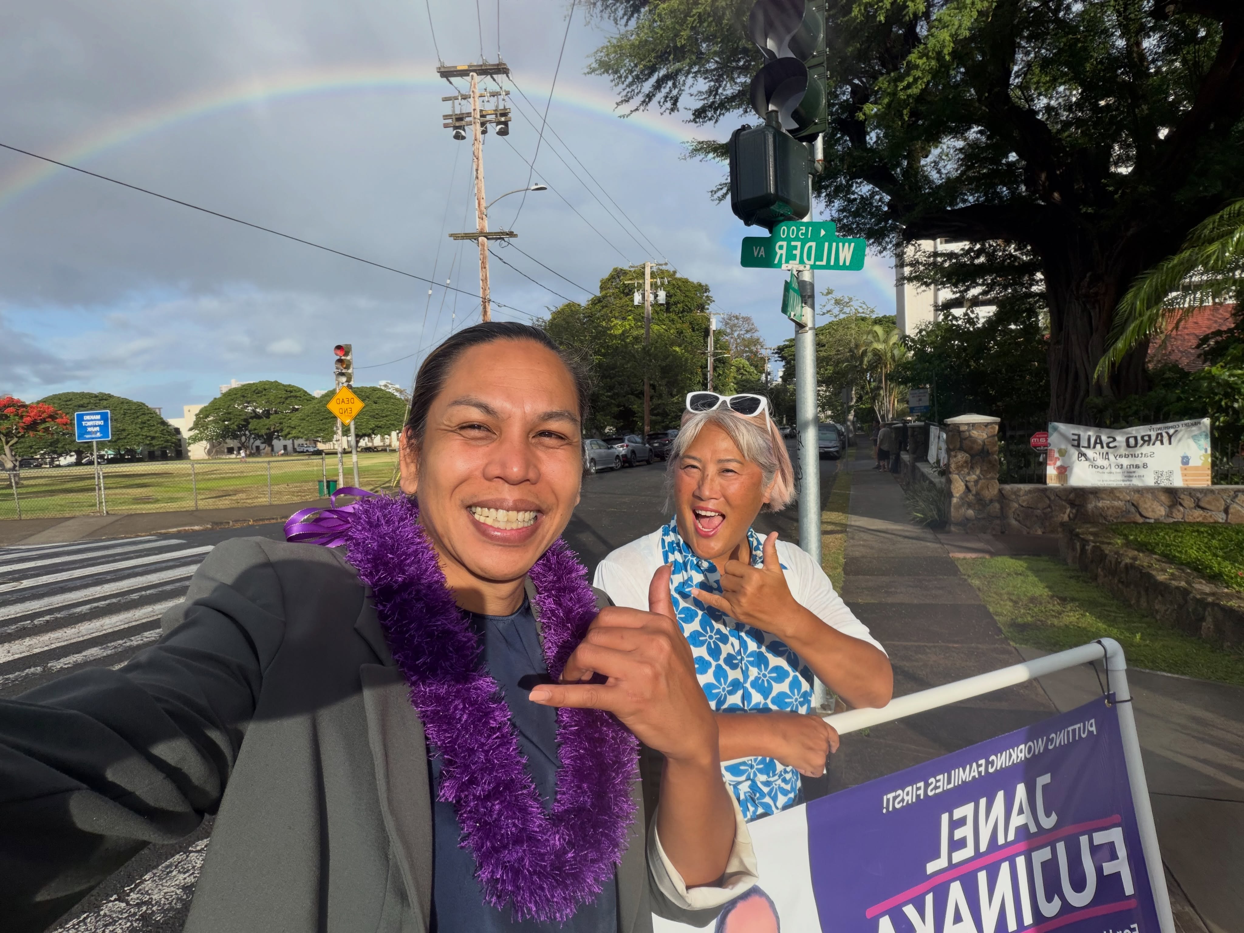 On this beautiful morning signing waving with Kim Coco Iwamoto. #fujinakafor26 #fujinakaforhawaii #makiki #elections2026