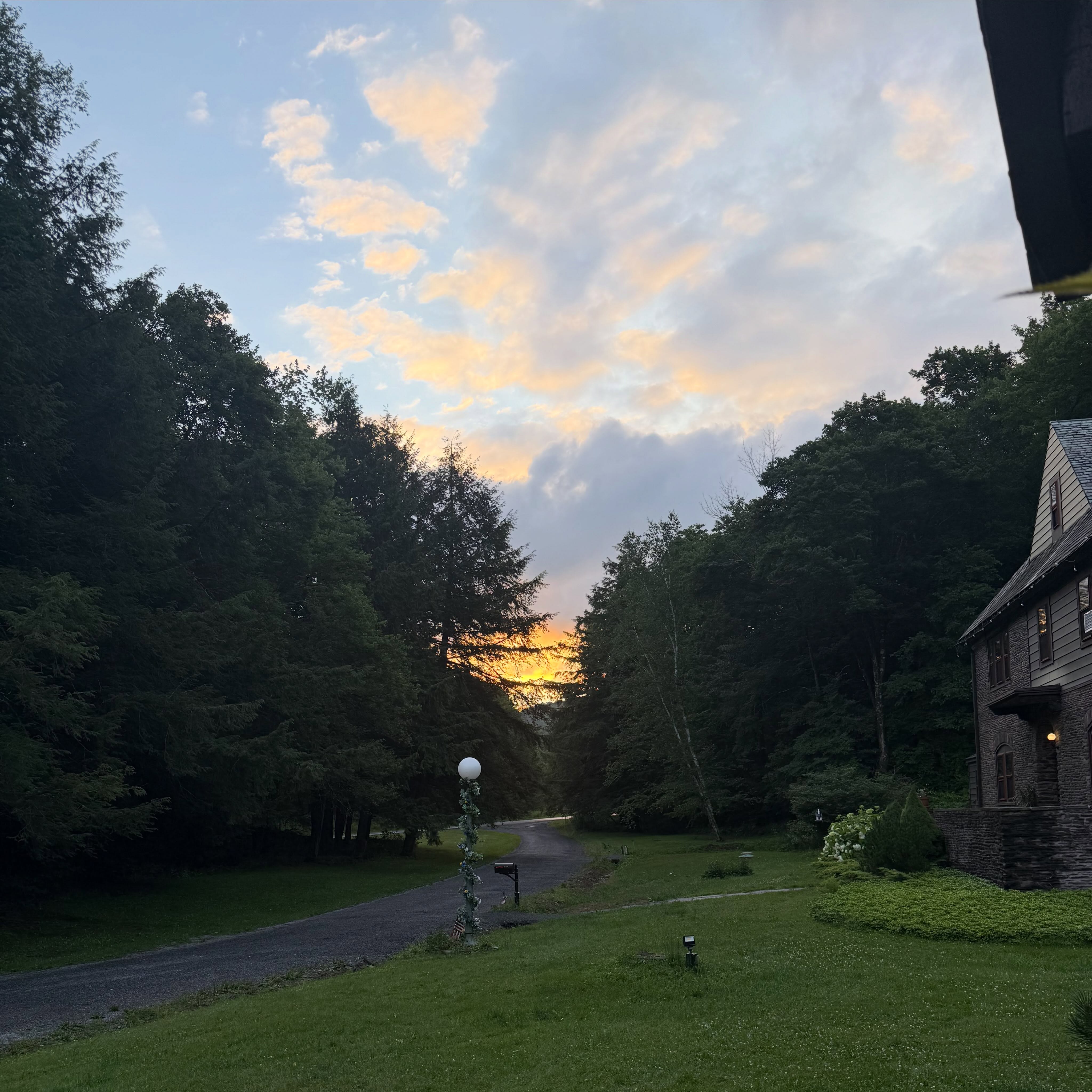It’s a great day to gather together & get to know the Creator 💛
Have a wonderful Sunday wherever you find yourself. At Saint James, mass begins at 10am, and the feast at 11:15-ish.
See you soon!
#bovinany #andesny #delhiny #delawarecountyny #ruralchurch