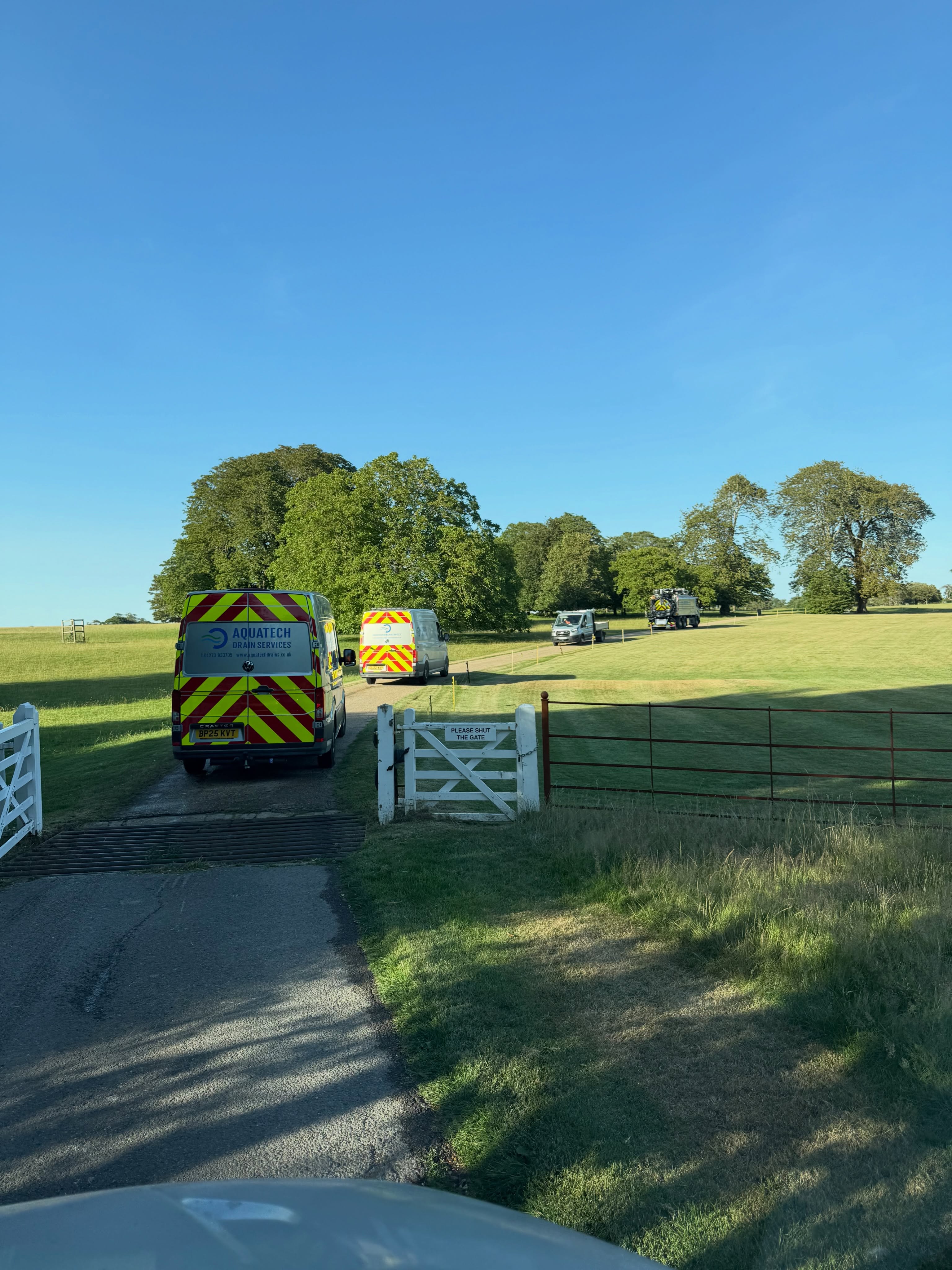 A great example of teamwork across all divisions.
Aquatech was called in to repair a collapsed drain at a wedding venue ahead of a private event. By mobilising our CCTV, Drain Lining, Tanker and Civils teams, we located and rebuilt a buried manhole, followed by a repair to the downstream collapsed section. All completed safely and on time.