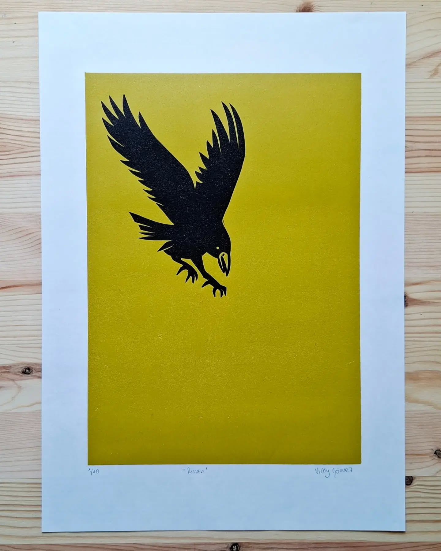 "Raven"
New work ready for next weekend at @strangemagicprintfair in Lewes Town hall.
Open from 10 to 4pm. Come and visit us!
.
.
.
#crowprint #handprinted #limitededitionprint #natureinspired #printfair