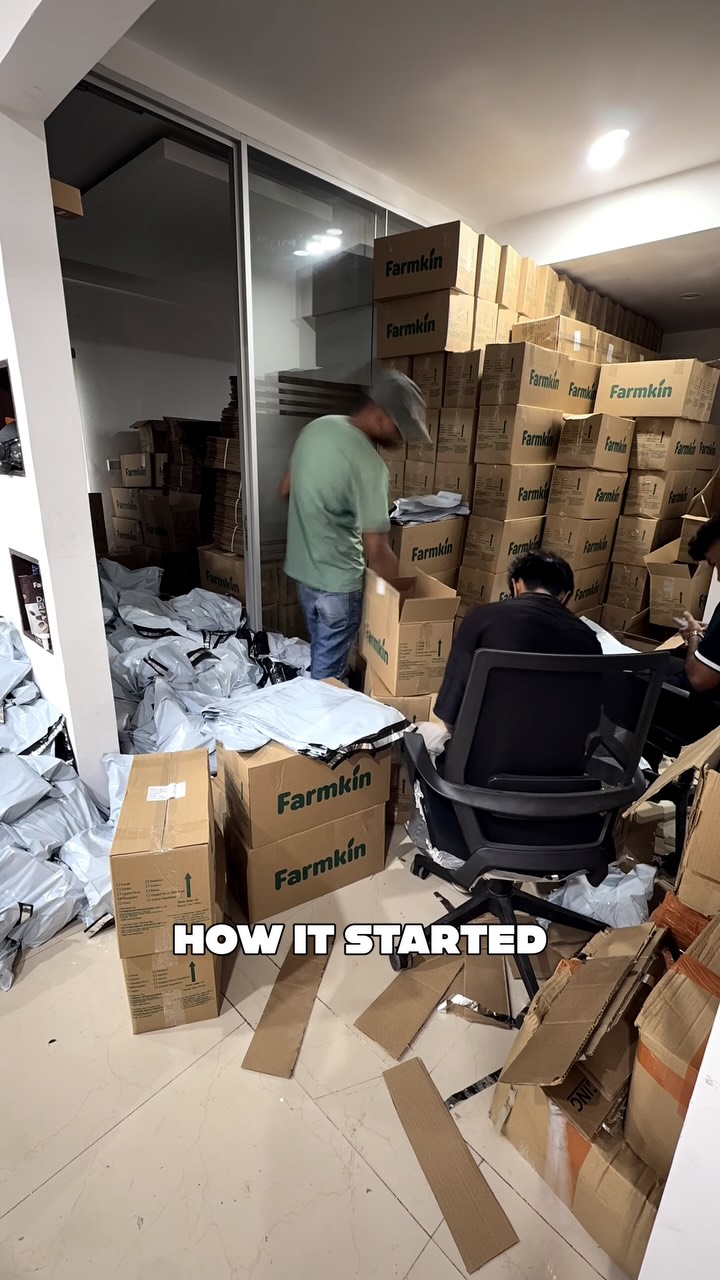 No big warehouses. No giant teams.
Just a small startup with big dreams ❤️
#startup #farmkin #packing #bts