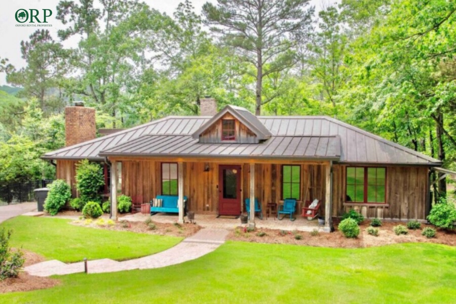 Got plans to come see Ella Langley perform in Oxford? Grab your crew and make the weekend one to remember with a stay at our beautiful lakeside cabin!
⭐️ 3 Bedrooms (sleeps up to 8)
⭐️ 2 Bathrooms
⭐️ Private Gourmet Kitchen
⭐️ Game Room
⭐️ Screened Porch
⭐️ Deck + Patio Area
📞662-832-1474
✉️office@oxfordrentalproperties.com
🌐https://vrbo.onelink.me/ItNz/m2m9kqot
#OxfordRentalProperties #WeekendRental #OxfordMS #OleMiss