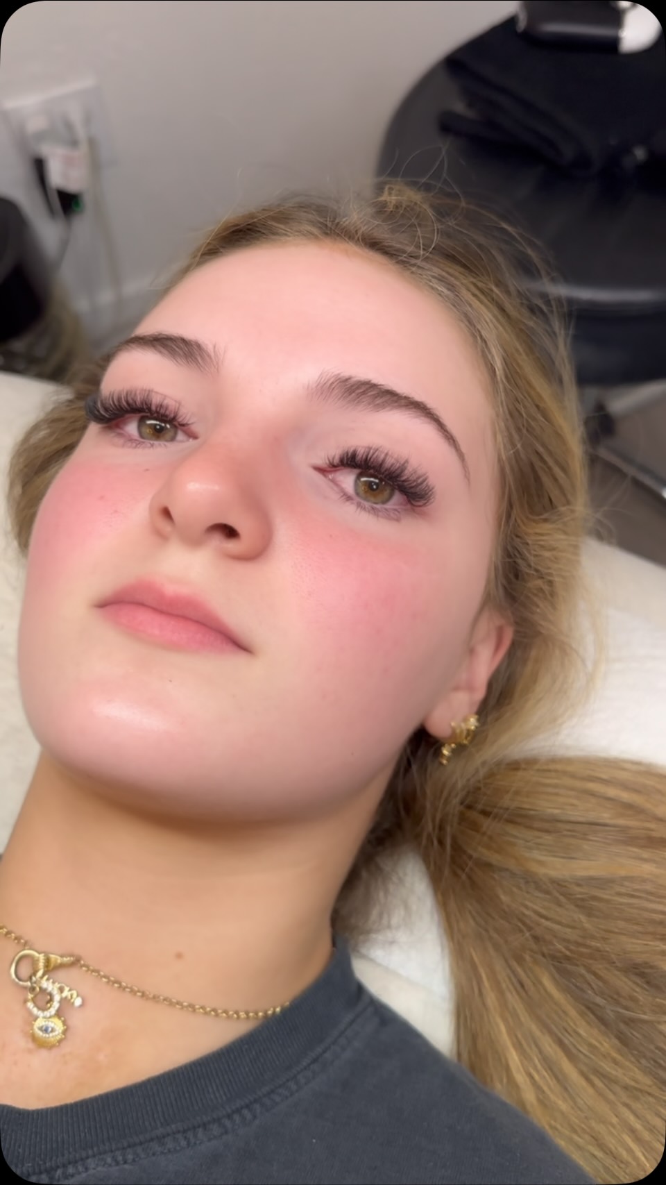 Would you rather have Hybrid, Angel, or wispy volume? What are your thoughts! 🥰
#lashextensions #scottsdalelashes #masterlashartist #lashes #lashboss