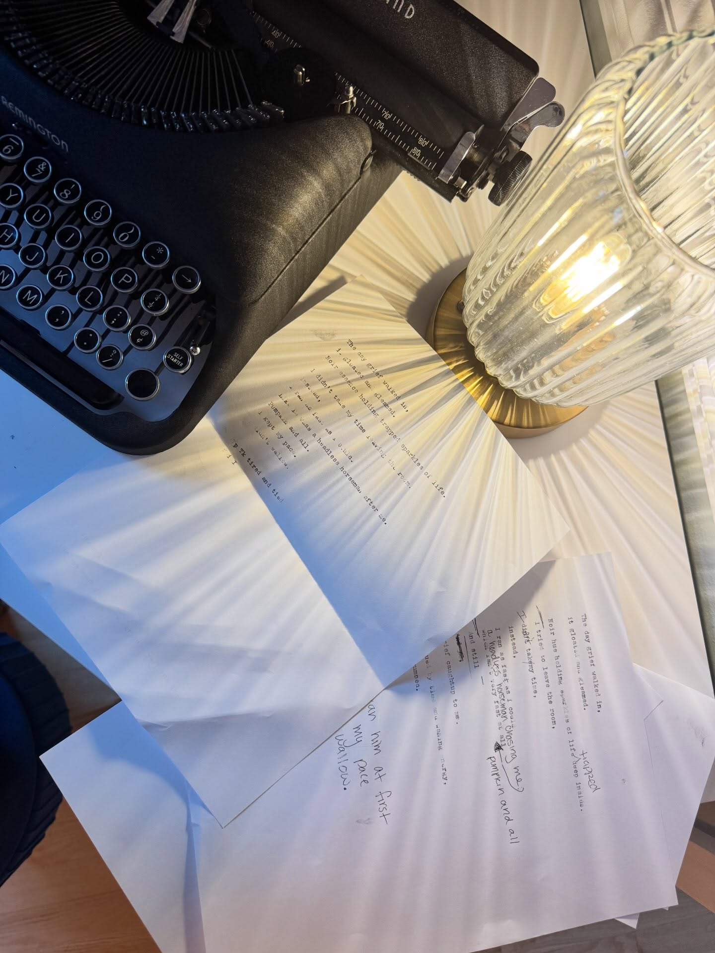 Musings on the typewriter, and it’s not easy to have flow of thought and a process on a typewriter 😂 I succumbed to digital in the end!
#poetrygram #poemoftheday #poetess #typewriterpoem