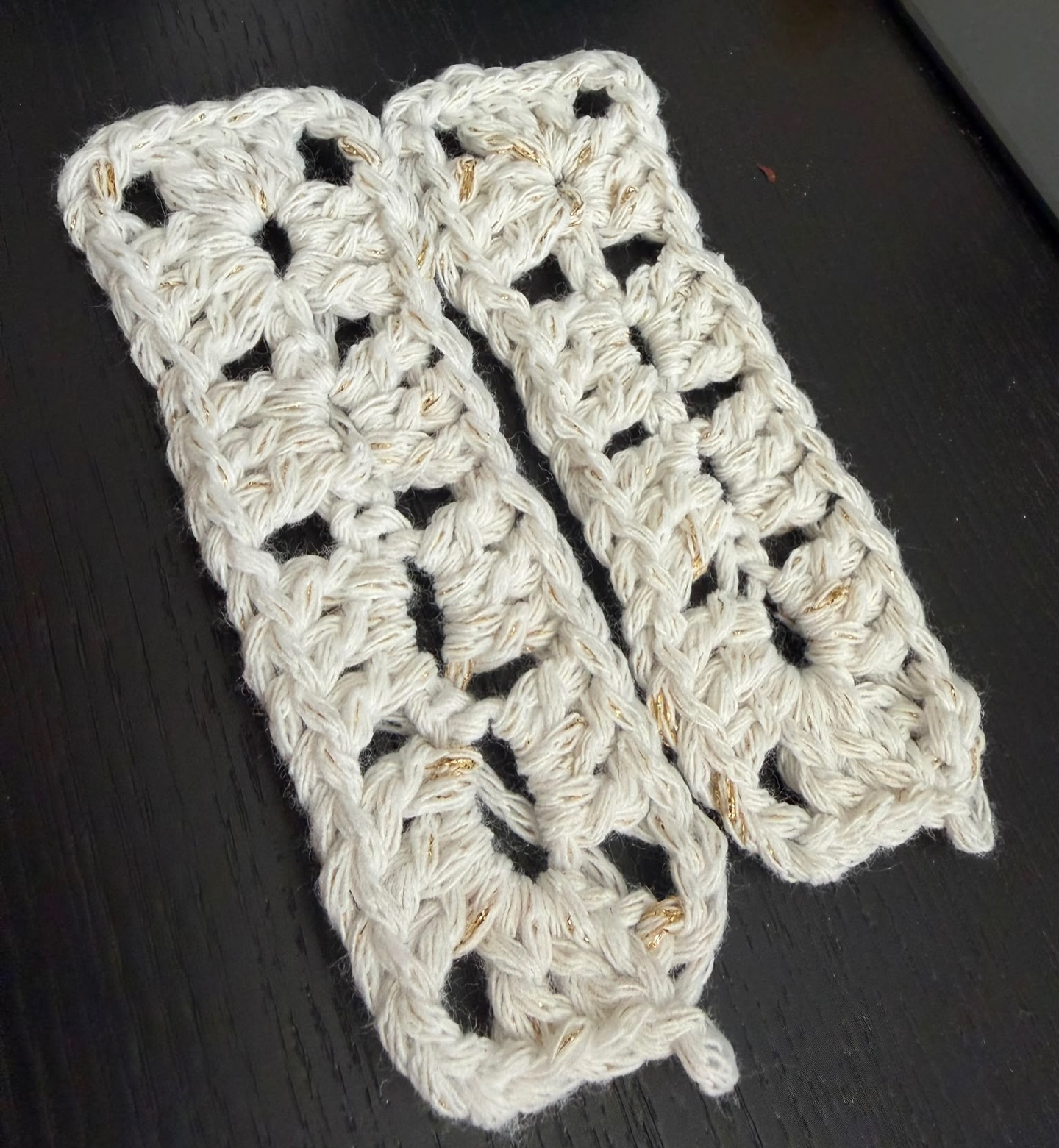 What your craft would say If it could talk…. Day 3 “Why having our focus only it what is missing or what it hurts, or how long the way is….think maybe about what you are, what you have what doesn’t hurt and what is not missing”
#crochetslang #crochet_relax #crocheting #crochetandocomamor