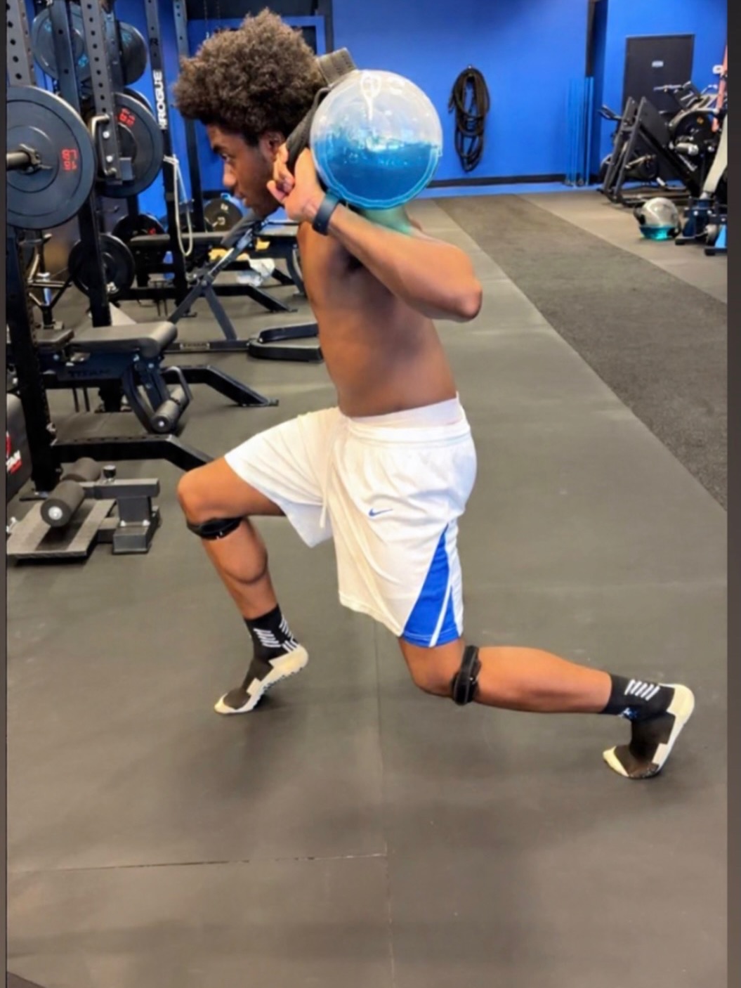 🏀 Balance + Strength = Better Performance
Adding isometric split squat holds with an unstable load develops balance, core stability, lower-body strength, and control while teaching athletes to stay strong in game-like positions.
Train stability. Build strength. Dominate every move on the court. 💪🔥 #SportsPerformance #BasketballTraining #balancetraining