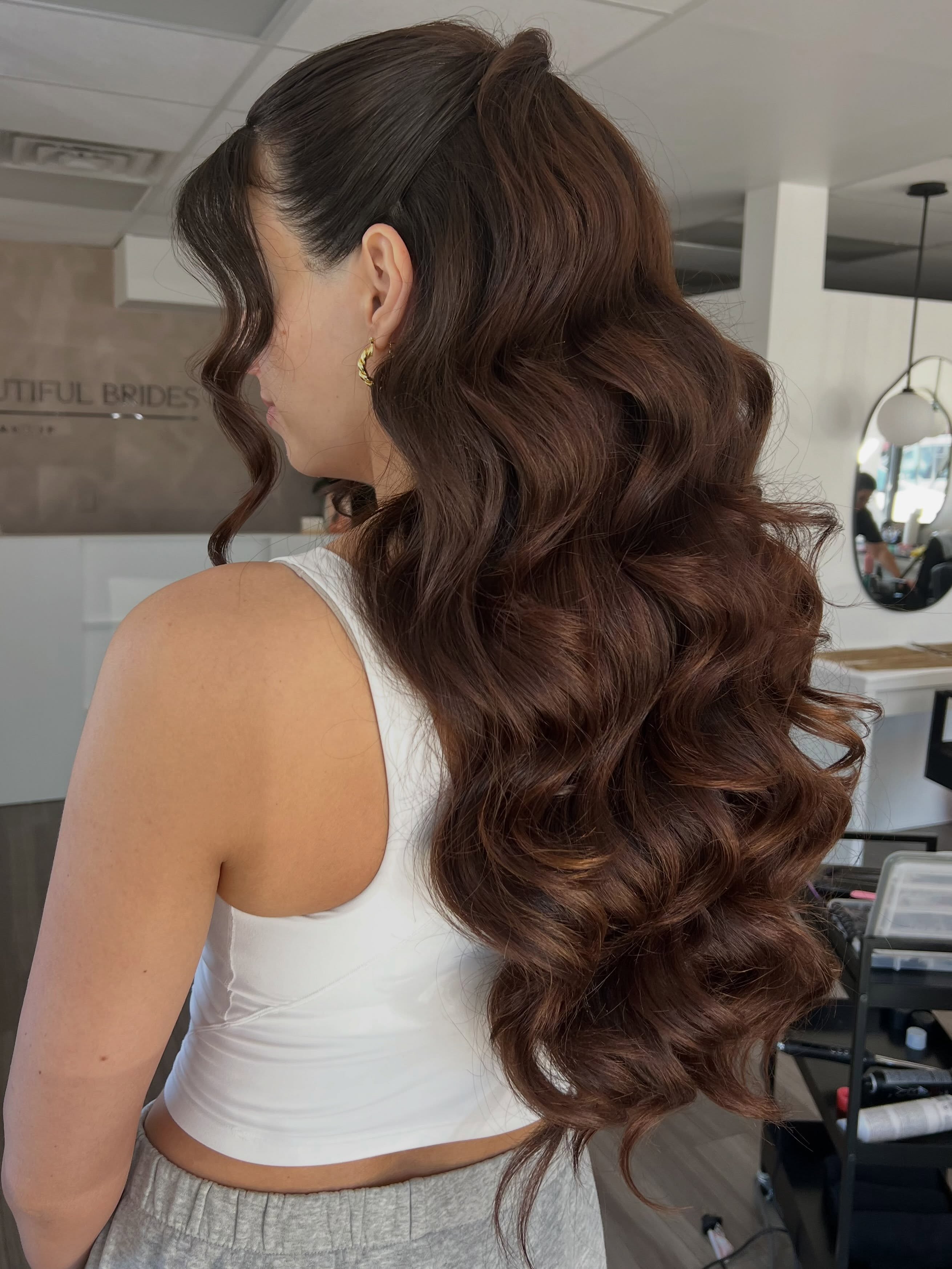 β¦ the kind of hair that makes you do a double take ππ
no extensions. just her own incredibly long, thick hair styled into soft, effortless waves that are made to last! π«Άπ»π―
HAIR BY BB π€β¨
@jo.and.co.beautyboutique
.
.
.
#beyoutifulbrides #bridalhair #glamwaves #halfuphalfdownhairstyle #niagaraweddings