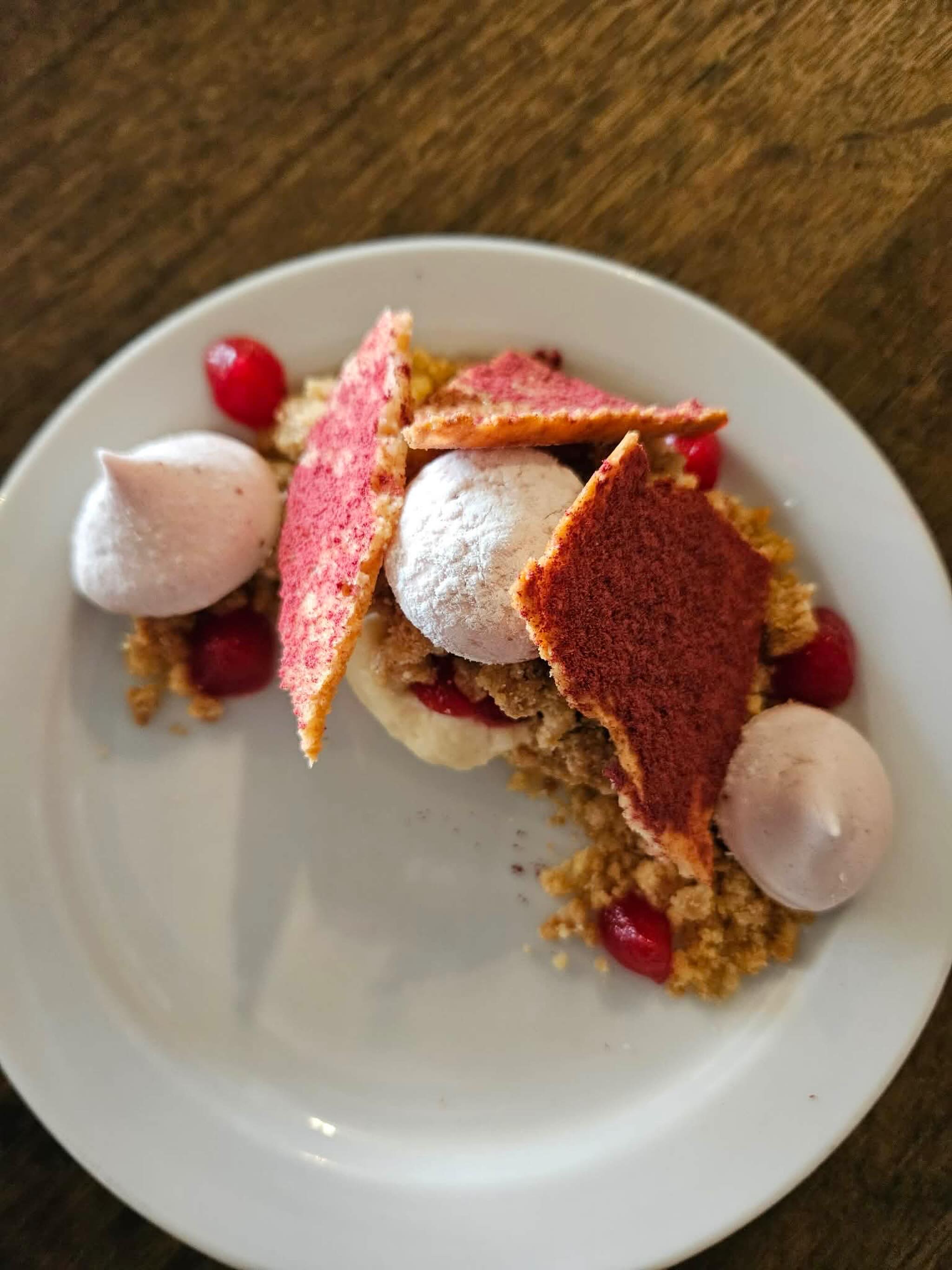Last Friday we hosted our Best of Australia Supper Club, celebrating iconic flavours from around the country.
One of our favourite dishes of the night? Dessert.
Inspired by the classic Aussie Iced VoVo, Chef Caitlin and Charli reimagined a childhood favourite into something a little more refined—nostalgic, playful, and every bit as delicious.
Sometimes the best desserts are the ones that bring back memories. 🇦🇺🍓🍪