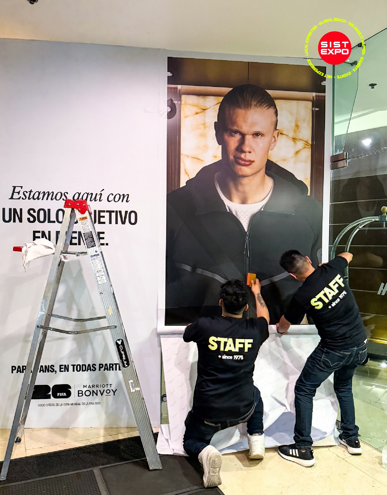 As the world’s biggest football celebration comes to an end, we look back with immense pride. We are proud to have contributed to transforming hospitality spaces throughout Mexico City through environmental branding and large-format graphic installations for globally recognized brands.
This project is also a reminder of what Mexico is capable of. Seeing our country welcome visitors from around the world with professionalism, creativity, and world-class execution has been a source of pride for all of us. As Mexicans, it’s inspiring to know that our talent, craftsmanship, and dedication helped create experiences that will be remembered long after the final whistle.
A heartfelt thank you to our partners for trusting SISTEXPO with these projects. Your confidence allows us to keep delivering experiences that connect people and brands.
And finally, while Mexico didn’t make it all the way to the final, we’d like to congratulate Spain on becoming the 2026 world champions.
Here’s to unforgettable experiences, great partnerships, and the people behind every successful project.
#BrandExperiences #EnvironmentalBranding #LargeFormatPrinting #SISTEXPO #wemakeithappen