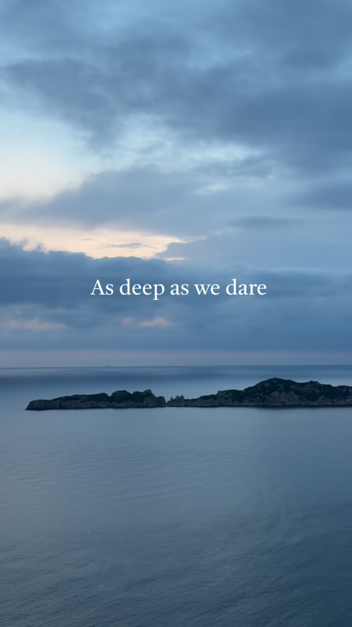 Adding images to invisible songs brings me joy ✨
✨
Thank you @evdemonrestaurant for this incredible view
Song - Deep As We Dare from The Canoe Album