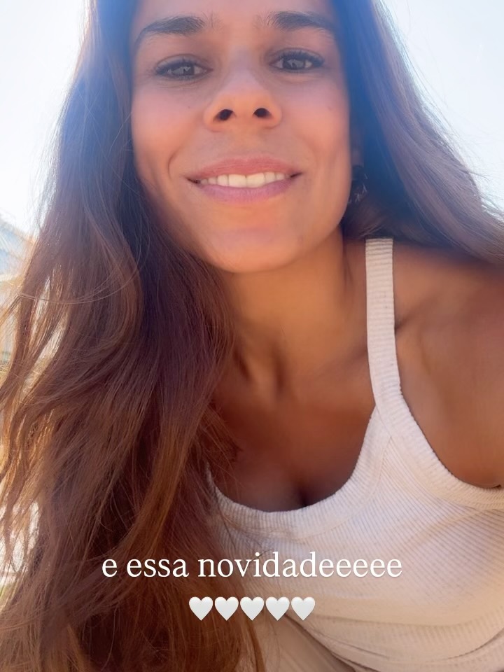Ai gente fala serio, tudo né? Sei la, nem tenho palavras. Fiquem com IBAAGENS! 😍 workshop de acrílico para o @lesamis.cc aqui em Paris! ✨ mas a boa notícia é que estou chegando, São Paulo! Nos stories já soltei an agenda de agosto em SP! Então corre pra reservar a sua vaga!!! 🙏🏽✨
