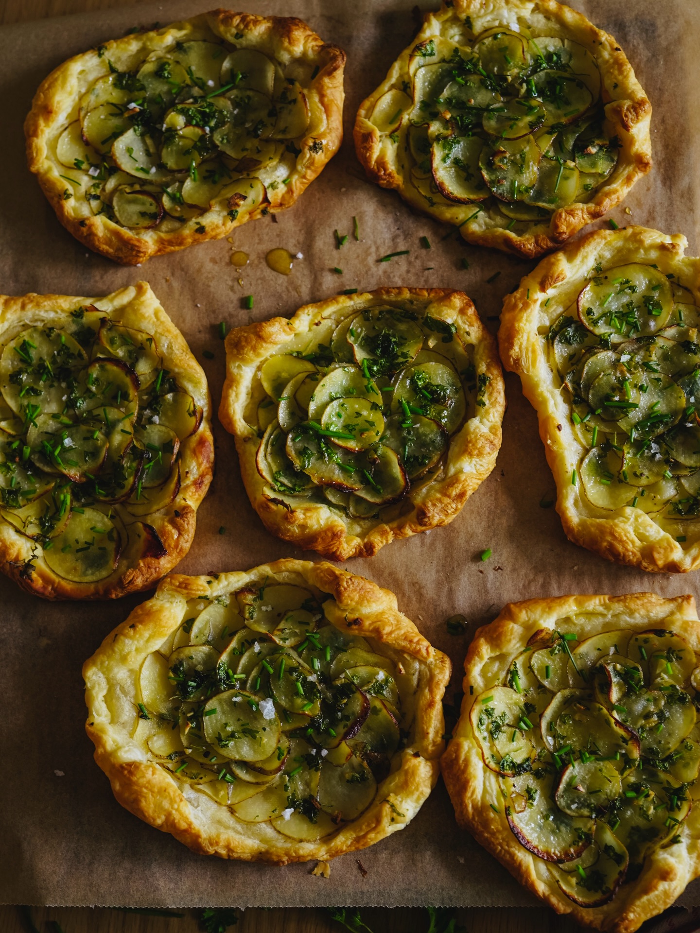 Mini Potato Galettes: a love story 🌿
New season potatoes are so good on their own, they really don’t need anything. They’re tender, buttery, a bit sweet, and have a delicious subtle flavor I can’t describe.
For these galettes, I like to go pretty simple to really let the new potatoes be the star of the show. I just added a little melted vegan butter, olive oil, salt, pepper, parsley, and a touch of garlic and wowza 🤌🤌
Less is more with seasonal produce 😌
#newpotatoes #potato #galette #plantbased #vegan