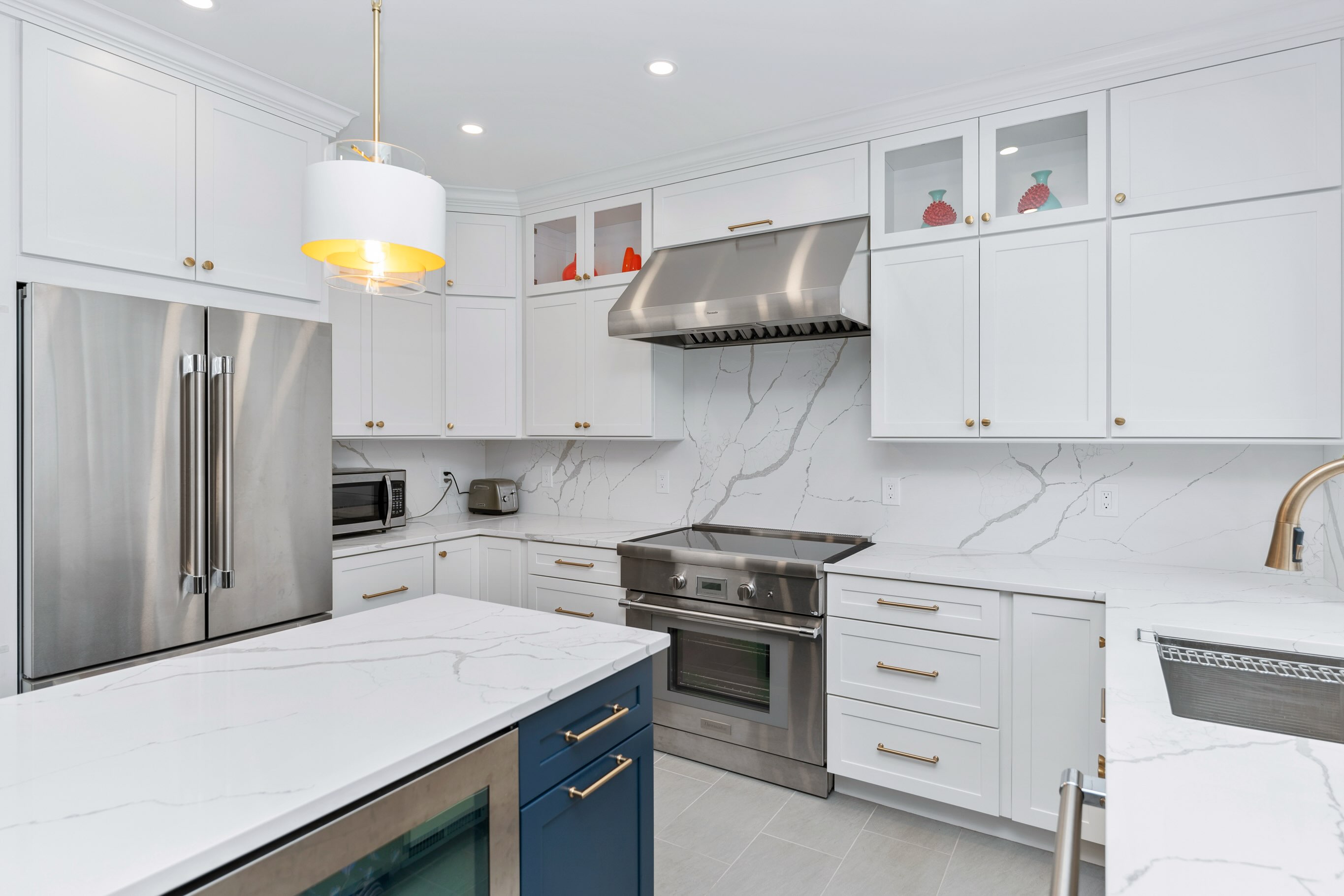 Seamless and modern.
Whether it is white accents, blue or green. KCCNE brought these kitchens to life.
We enjoyed capturing these images for @kccne to show off these spaces.
If you are looking to bring your projects to light for your digital spaces, give us a call, dm us or visit our website!