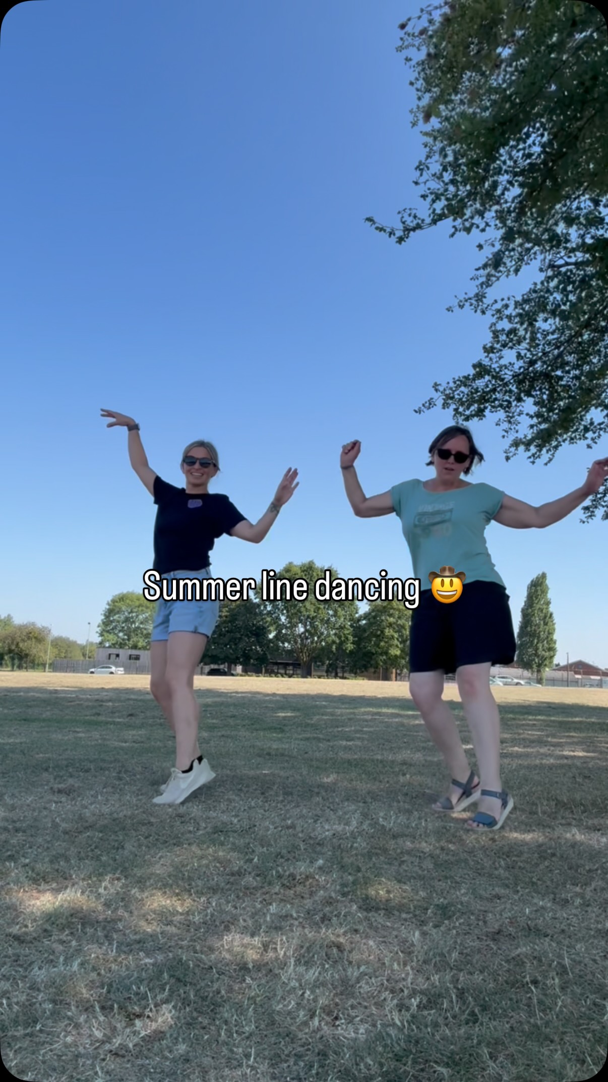 Nothing beats line dancing outside on hot summers day.
Huge shout out to @clareychef who came to join me for a little dancing sesh 💃 and was more than happy to practice my new line dance with me Country Keepin’ 👢
Come join me for weekly lessons and watch out for our next Country Hoedown details coming real soon 👀
#linedancing #linedancer #countrydancing #malvern #flofitness