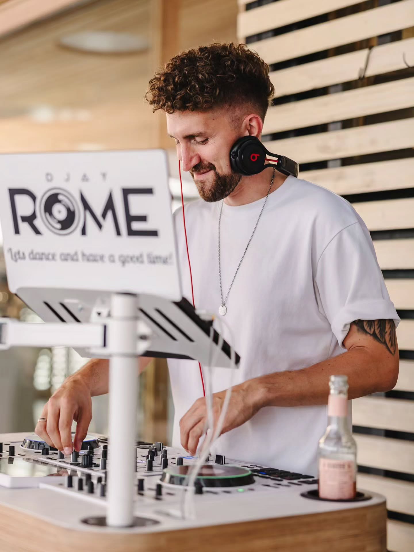 #passion 🎧🎶
DJ'ing for @wkvorarlberg at @kaiserstrand.at 🙏🏻
Thank you @nussbaumerphotography 📸
#goodvibesonly #djlife #thankful