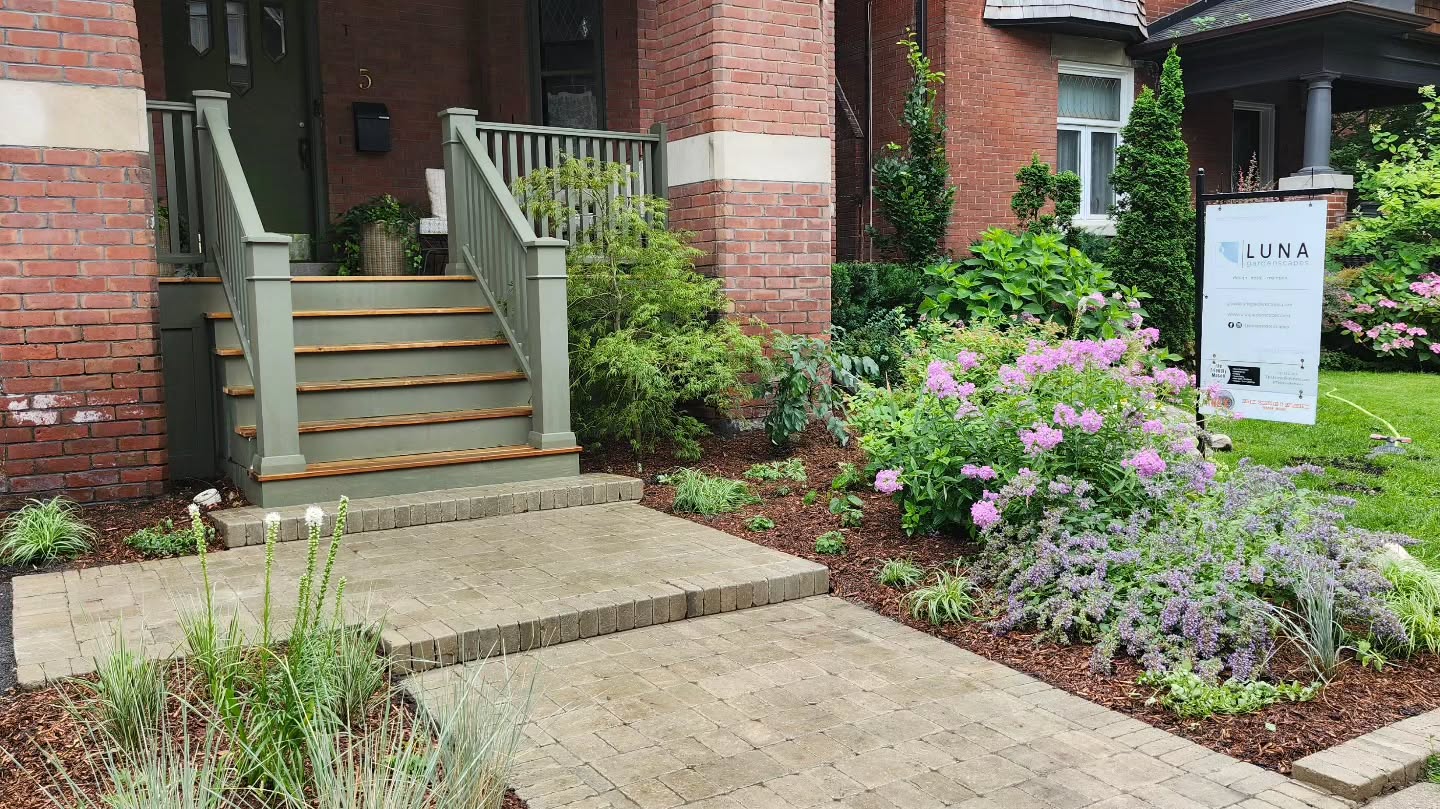 Creating curb appeal for this Riverdale home! Complete with new stairs, porch, front walkway, as well as some pretty pristine planting 👌 🌸
Always a dream working with @anex_works & @thefriendlymason 🙏
Custom carpentry by @anex_works
Stonework by @thefriendlymason
Designed by @lunagardenscapes
#teamwork
#lunagardenscapes
#torontogardens
#curbappeal
#gardendesign
