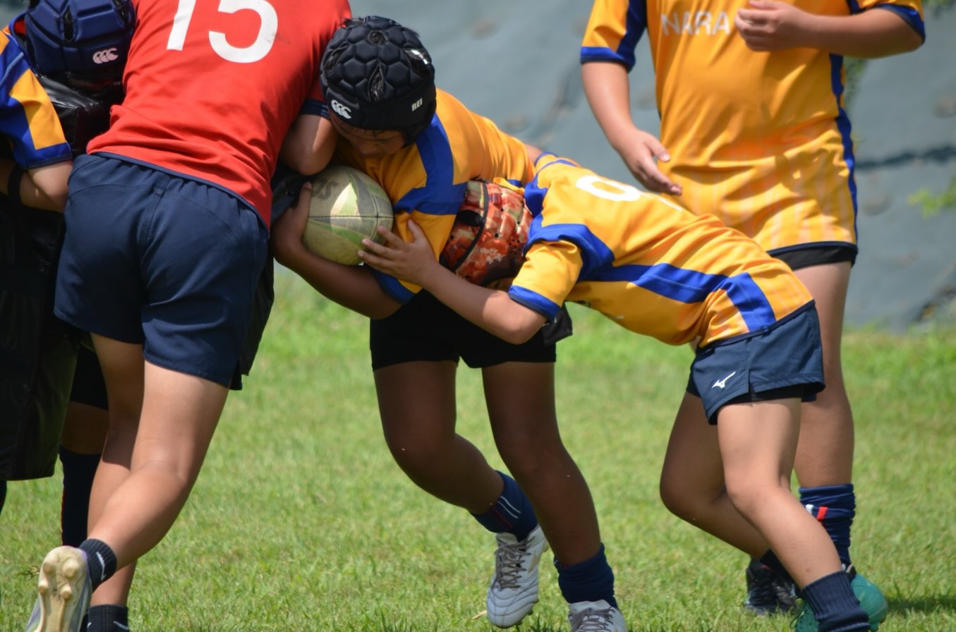 🏉奈良北ジュニアラグビークラブ🏉
【活動報告】
7/15(水)西部公民館体育室にて通常練習
7/18(土)・19(日)関文みささぎフィールドにて通常練習
7/20(月)関文みささぎフィールドで、
小学5・6年生対象の体験会を開催しました✨
体験練習・ご入会は随時受付中です!
▶︎奈良北JRC:小学6年生〜中学3年生の男子対象
▶︎Blue Winds:小学5・6年生、中学生、高校生の女子対象
ご興味のある方は 📩narakita.jrc@gmail.com までお気軽にお問い合わせください♪
【今週の予定】
◼️奈良北ジュニアラグビークラブ
🏉通常練習
7/22(水)18:30〜20:30 西部公民館体育室
7/25(土)13:00〜16:00 関文みささぎフィールド
🏉交流戦
7/26(日)9:00〜17:00 御所市民運動公園
◼️奈良北ラグビークラブBlue Winds
🏉通常練習
7/22(水)18:30〜20:30 西部公民館体育室
7/26(日)9:00〜12:00 関文みささぎフィールド
🏉合同練習
7/25(土)12:00〜15:00 京都成章高校G
〜🏉グラウンドで会いましょう🏉〜
#奈良北ジュニアラグビークラブ #BlueWinds #ジュニアラグビー #女子ラグビー #奈良ラグビー 体験練習随時受付中