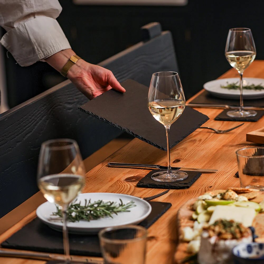 Your customers are always looking for pieces that blend everyday function with timeless design. Selbrae House delivers handcrafted entertaining essentials they’ll reach for season after season. 🖤
@selbrae_house | Trade Mart Division
#SelbraeHouse #EntertainInStyle #GatherAround #Tabletop #GiftShowroom