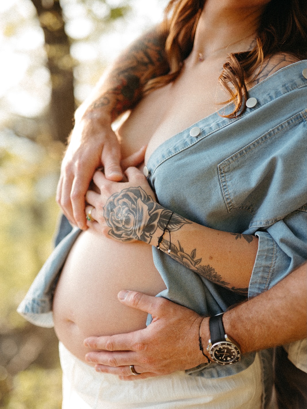 An intimate mountain maternity session that feels like a dream ✨