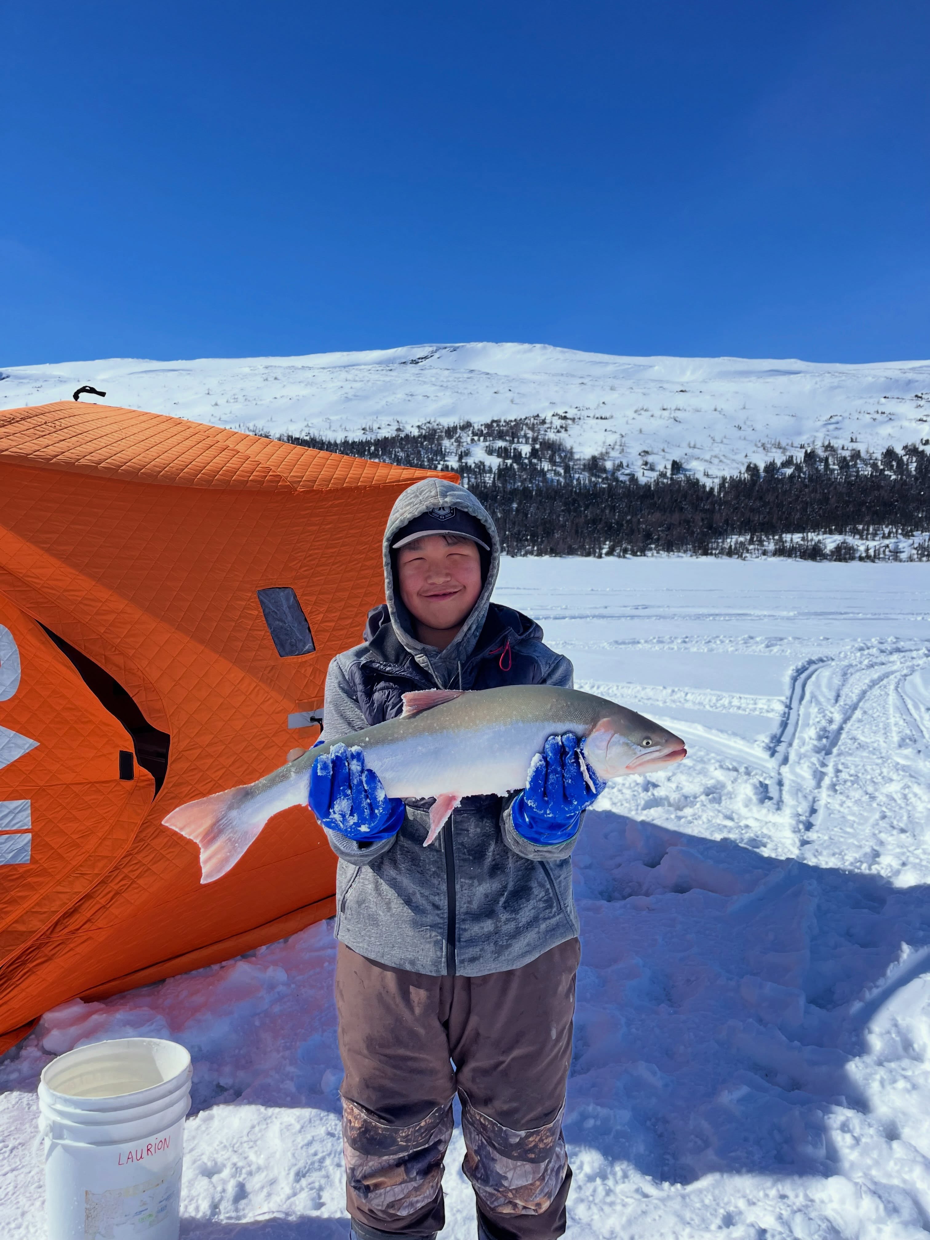 Jessica Verreault, M.Sc student with Frost: takes us along on her latest field trip to Lake Tasikallak, Nunavik, last May. 👀❄️
The team witnessed firsthand how central Lake Tasikallak is to the Kangiqsualujuuamiut community.
Read the full story on our website ! 🔗