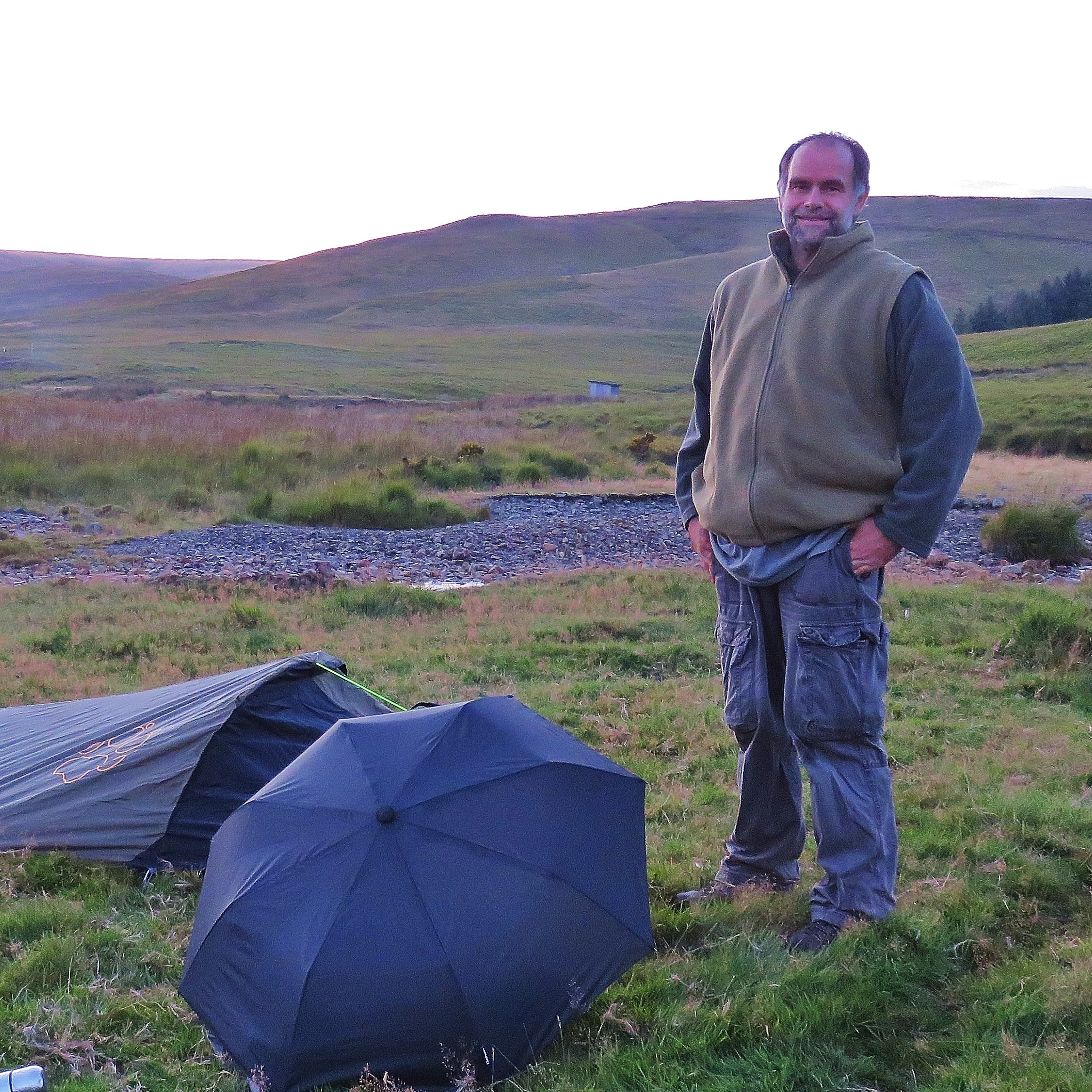Camping at the embryonic Wye at the base of Plynlimon before we knew this was part of the Sweetlamb estate in 2014 (Respects, guys @sandrabennettevans ). Later it was a climb up through the Wye gully to the source. How divine to hike amid the resplendent heather, the colours radiating like fire across the mountainside.