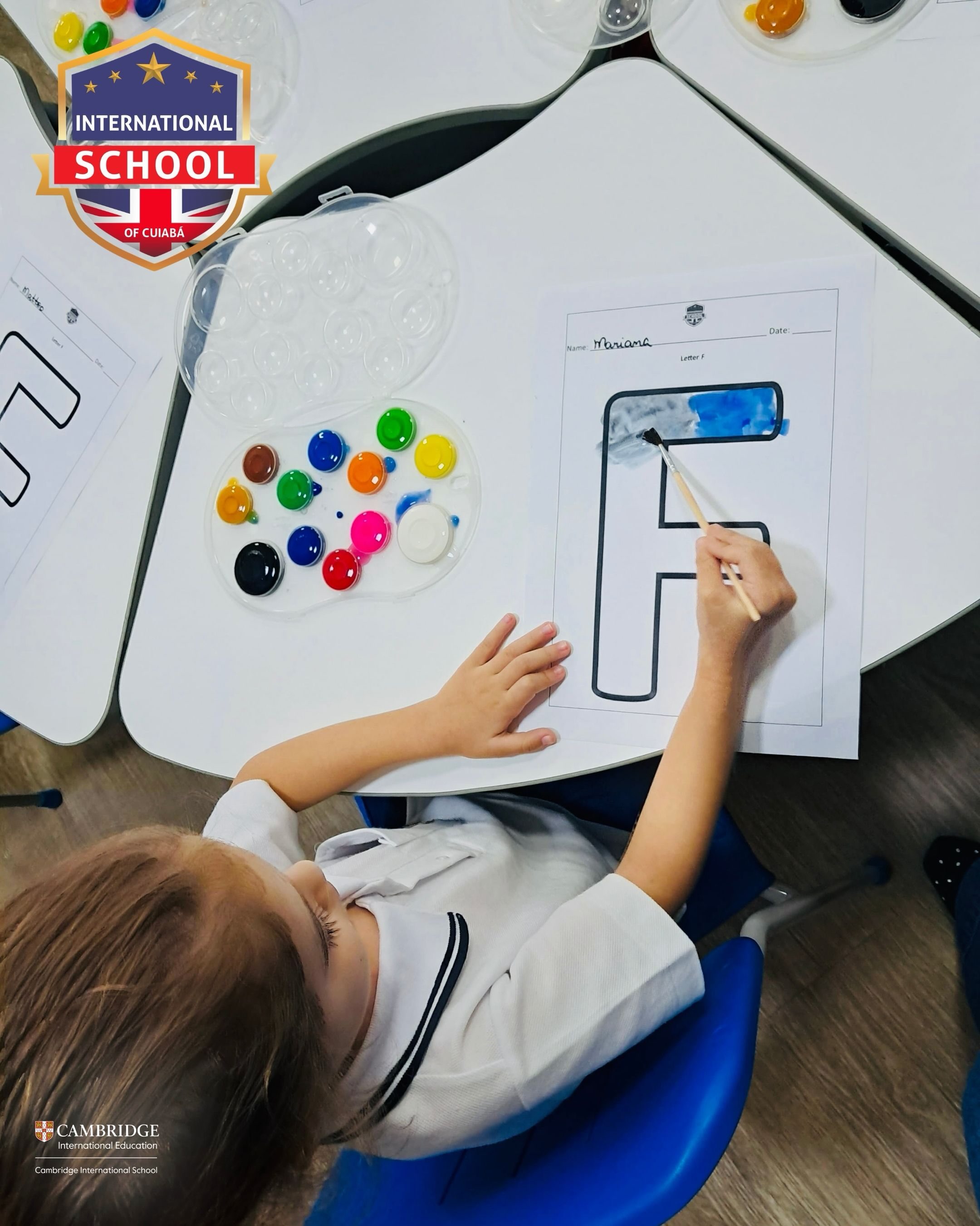 The letter F came to life through colors!
Our K1 class explored watercolors in an activity that combined art and early literacy, encouraging creativity, developing fine motor skills, and providing the children’s first contact with the world of letters.
Little hands, big discoveries! ✨
.
A letra F ganhou vida através das cores!
Nossa turma do K1 explorou a pintura com aquarela em uma atividade que uniu arte e alfabetização inicial, estimulando a criatividade, desenvolvendo a coordenação motora fina e proporcionando às crianças os primeiros contatos com o universo das letras.
Pequenas mãos, grandes descobertas! ✨