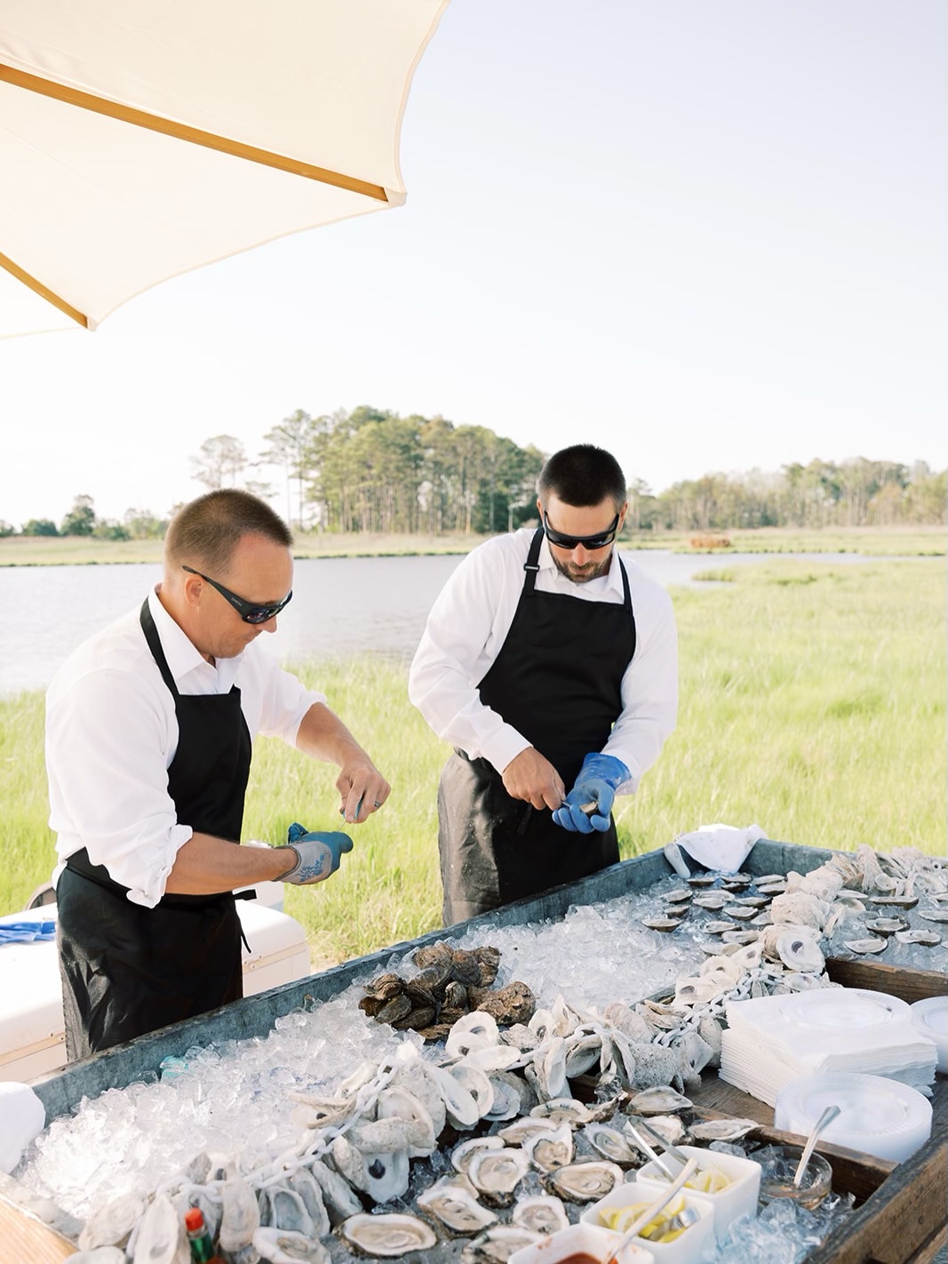 Friday mood: waterfront cocktail hours, fresh oysters, and ice cold drinks.
Vendors:
Photography | @smurrayphoto
Catering | Waterman’s Inn
Bar | @bayshorebarservices
Planning | @eventfullyyoursmd
#summerwedding #fridaymood #weddingplanning #easternshorewedding