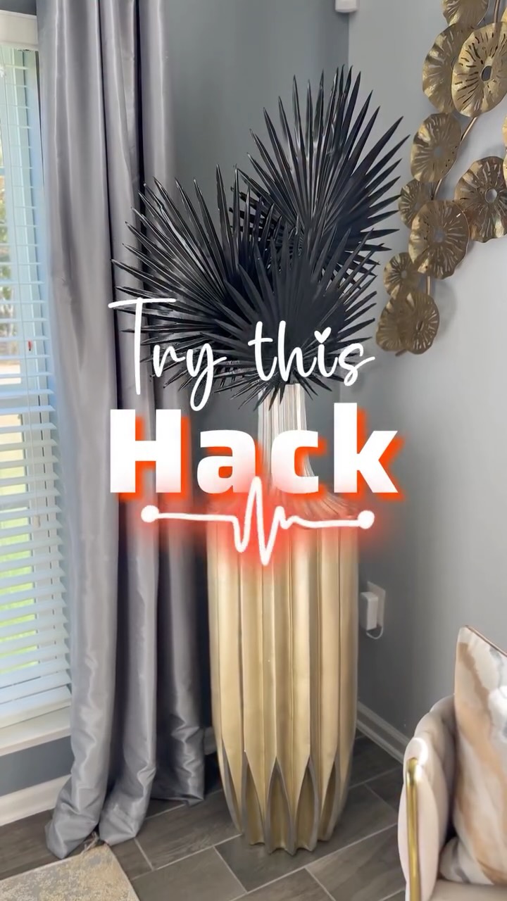 My favorite #hack to get my stems to stay perfectly in place.
Comment “Style” and I’ll send links to style your own corner.