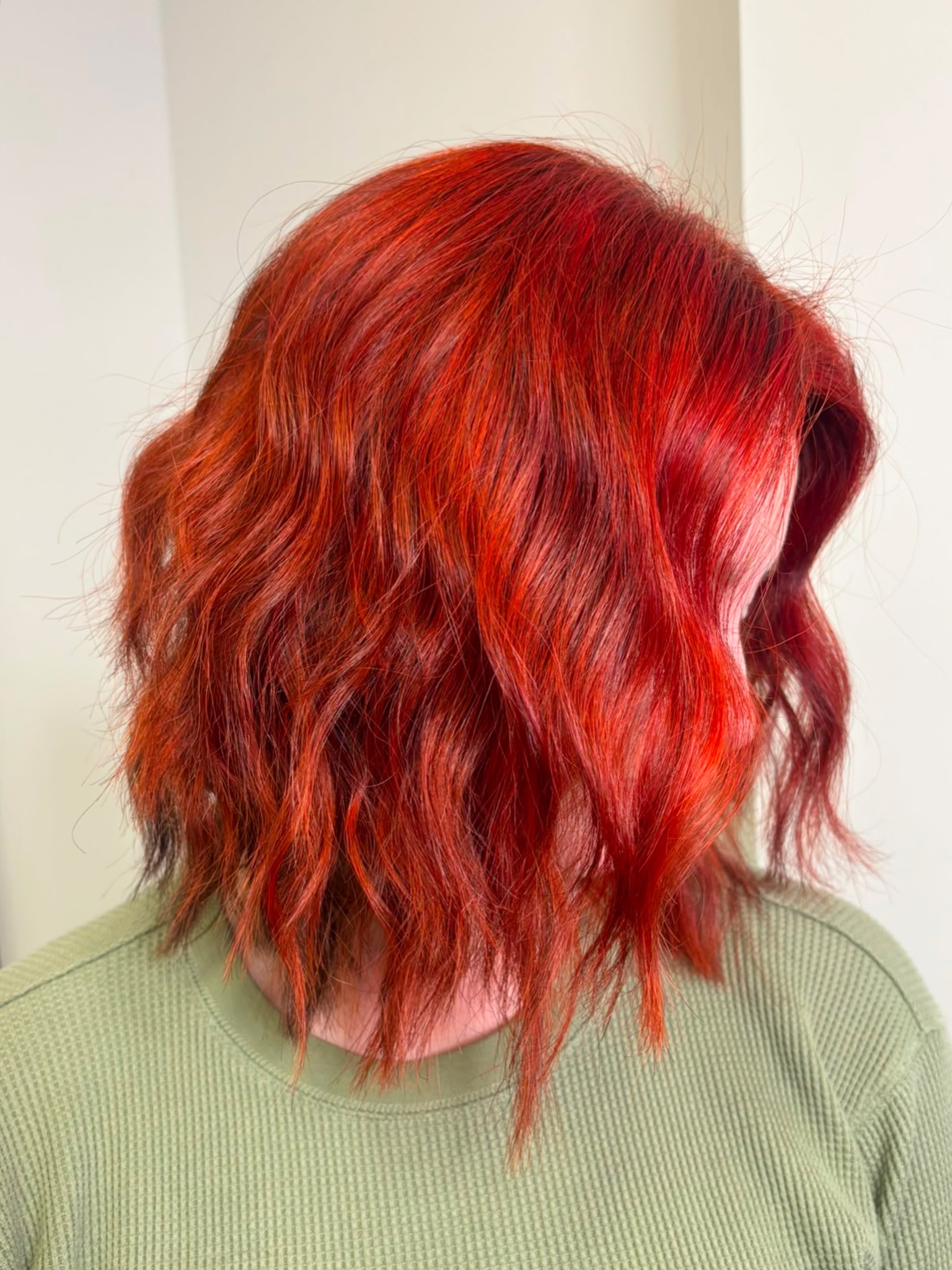 The type of colour transformation that makes heads turn 🔥 vibrant, healthy and confidence-boosting was our goal.
Speak to our team of experienced stylists about your hair goals and let us help tailor a plan to keep your hair healthy and happy, while achieving your dream colour 🙌🏼
Tap the link in our bio to book a free consultation 📲