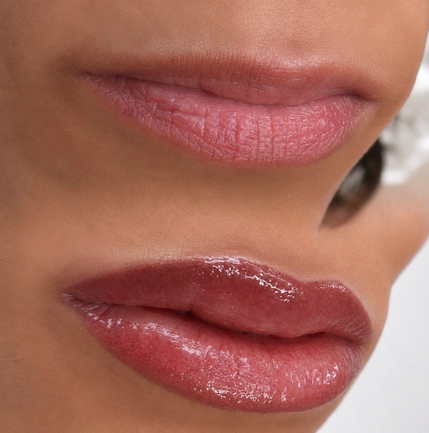 This ombré lip blush was created using Choco + Clay Baby by @mara.colors and I have to say, this is my favorite duo at the moment. 😍
The goal? Soft definition, natural dimension, and healed results that look like your lips, just better.
Also wanted to show you the real, unedited results—the middle two clips are raw footage with no filters or edits, so you can see exactly what my clients see in person. 🤍
Needles used:
▫️ 1RL – crisp outline
▫️ 3RL – soft pixel shading
#LipBlush #OmbreLipBlush #ExplorePage✨ #pmulips #pmu