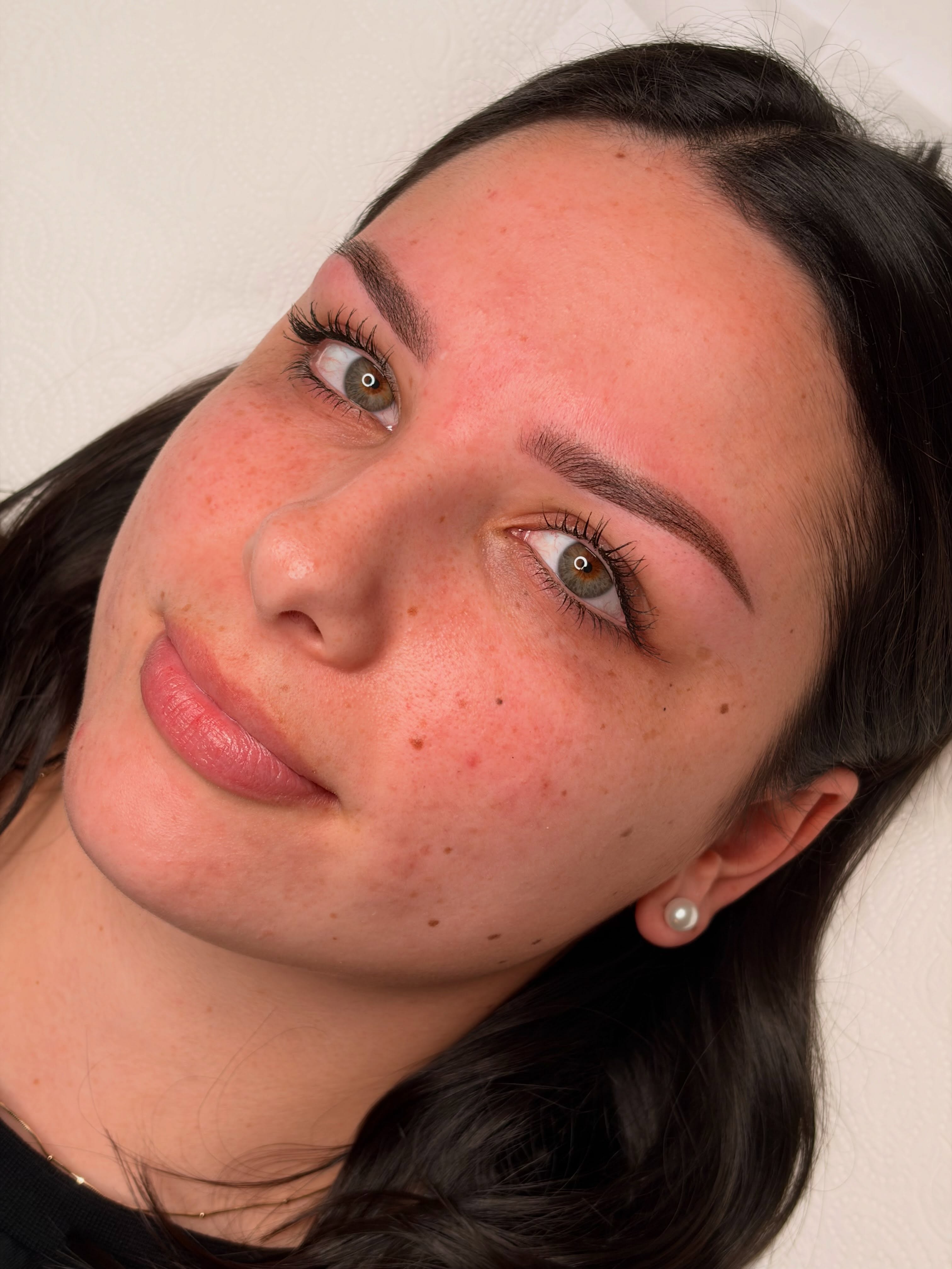 STOP SCROLLING… because these ombré brows deserve a moment! 🔉🔉
How beautiful and soft are these ombré tattoo brows? 🤍
Jadana has been busy in clinic creating the most soft, natural looking ombré brows, and we couldn’t be more proud of how far she’s come. Her attention to detail and passion for creating beautifully customised brows truly shines through in every set.
✨ For a limited time, Jadana is also running a special until the end of August!
• Initial ombré brow appointment – $350
• Perfecting retouch – $100
If you’ve been thinking about ombré brows, this is your sign! ✨
#ombretattoo #browsbrowsbrows #pmu #embellirnz