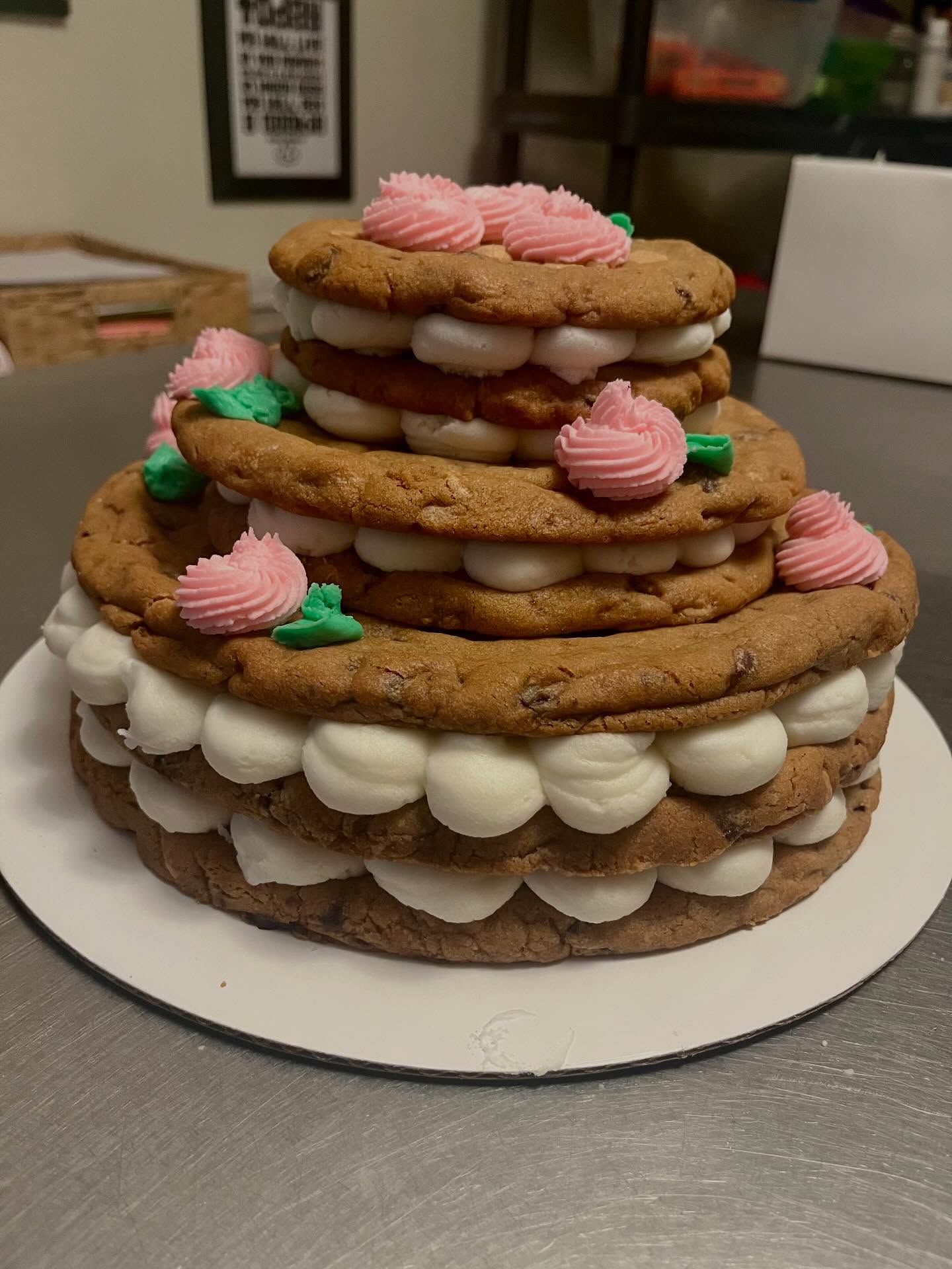 Could I really take too many pictures of this beautiful wedding cookie cake? www.CathysCookieKitchen.com